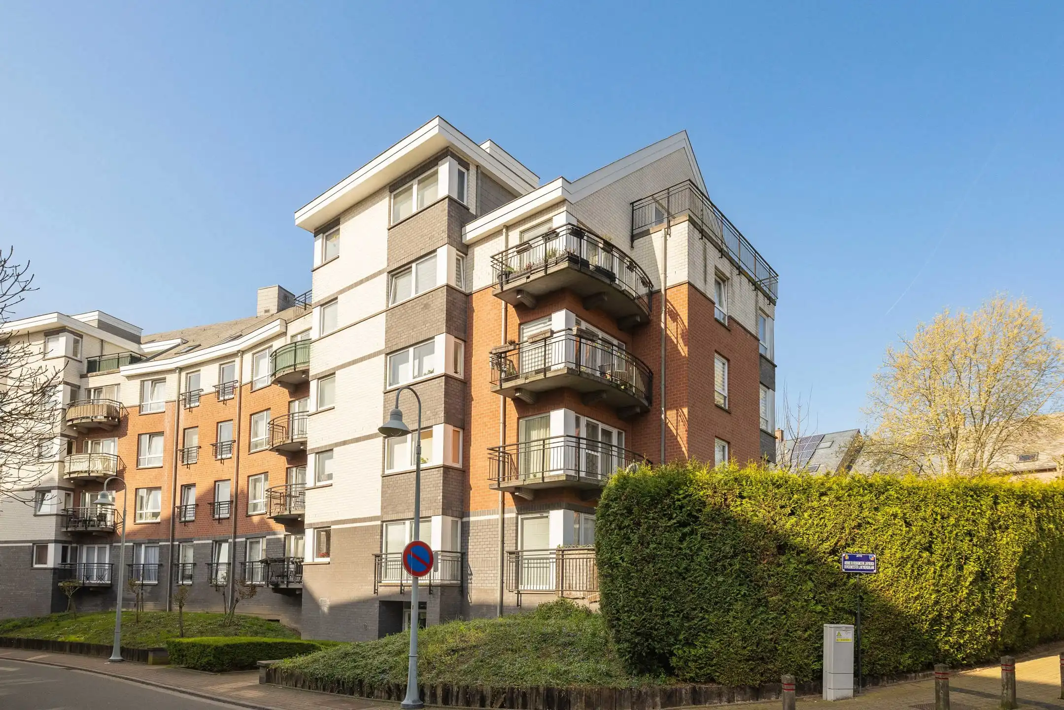 Jette: 1-slaapkamerappartement + verplichte parking foto {{pictureIndex}}