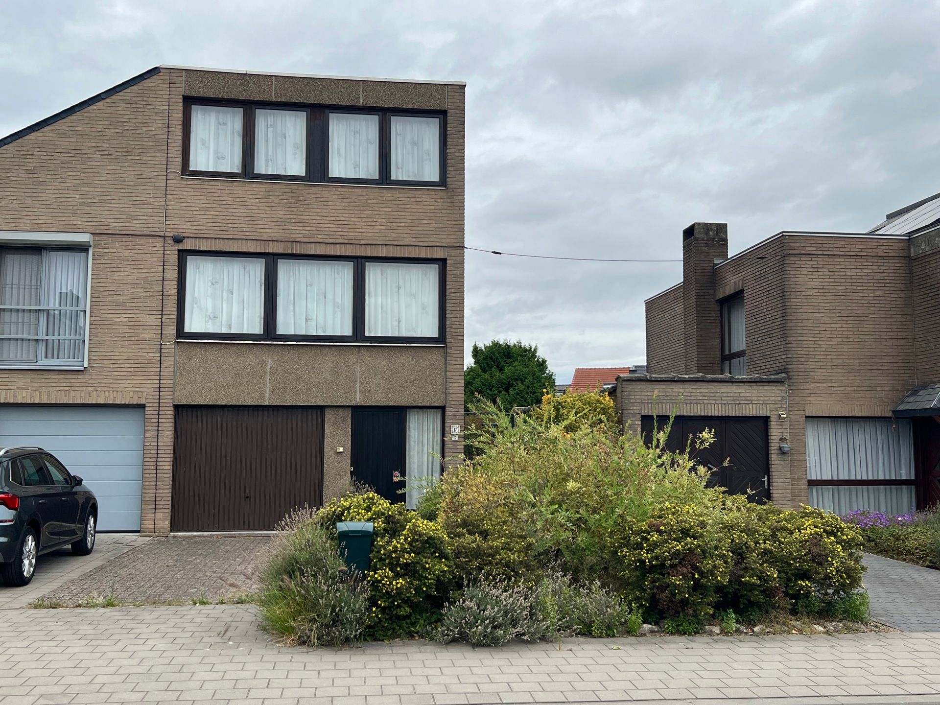 Hoofdfoto van de publicatie: Fantastisch gelegen te renoveren driegevelwoning.