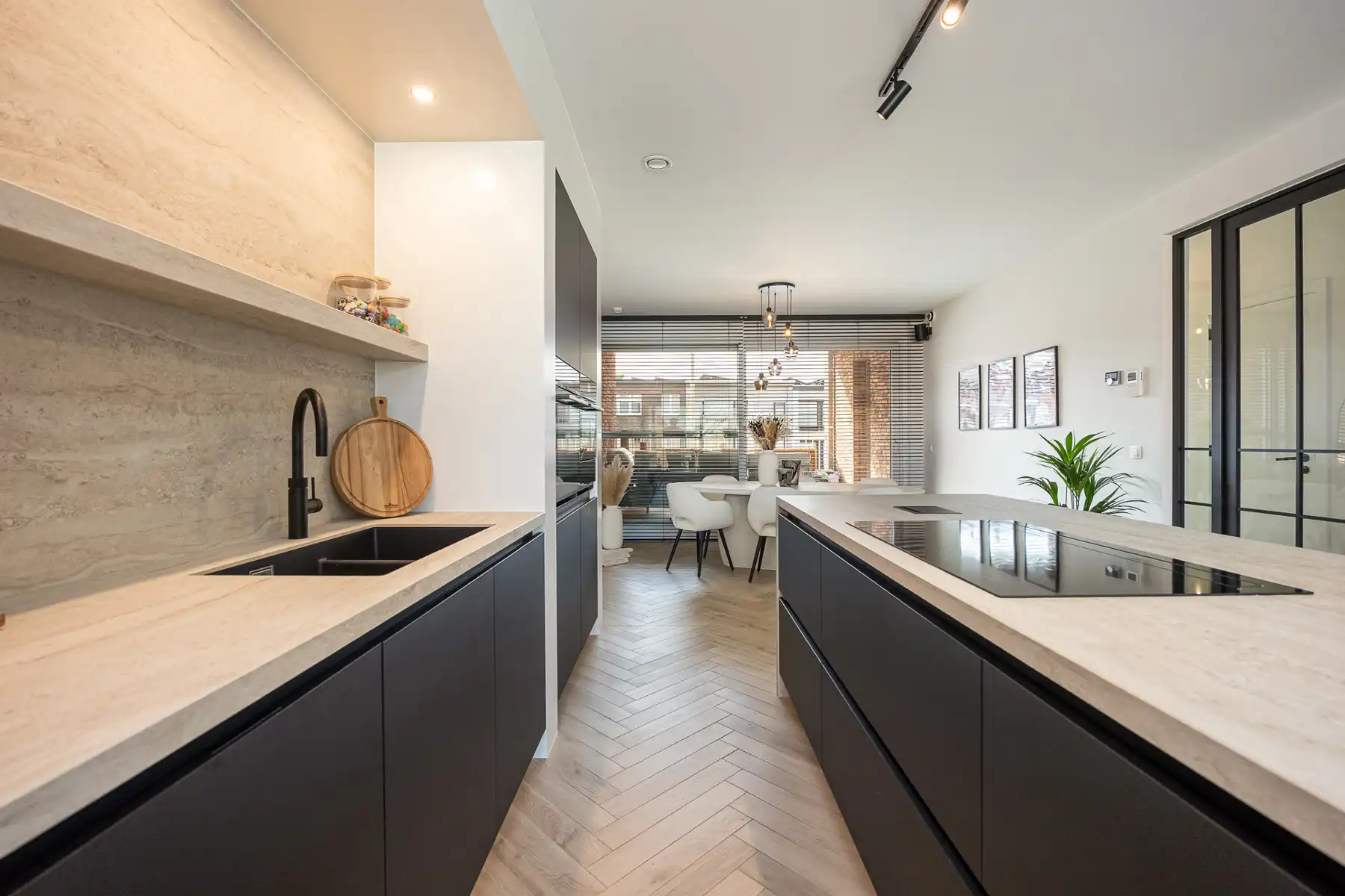 HIGH-END APPARTEMENT MET 2 TERRASSEN foto 4
