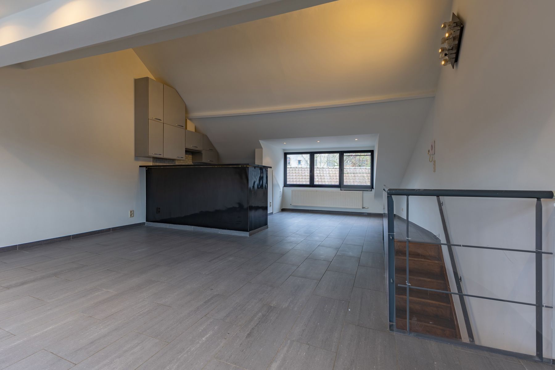 Commercieel gelijkvloers met duplex in centrum Halle foto 24