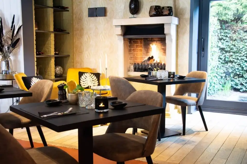 Restaurant met woonst over te nemen in het centrum van Maldegem foto 5