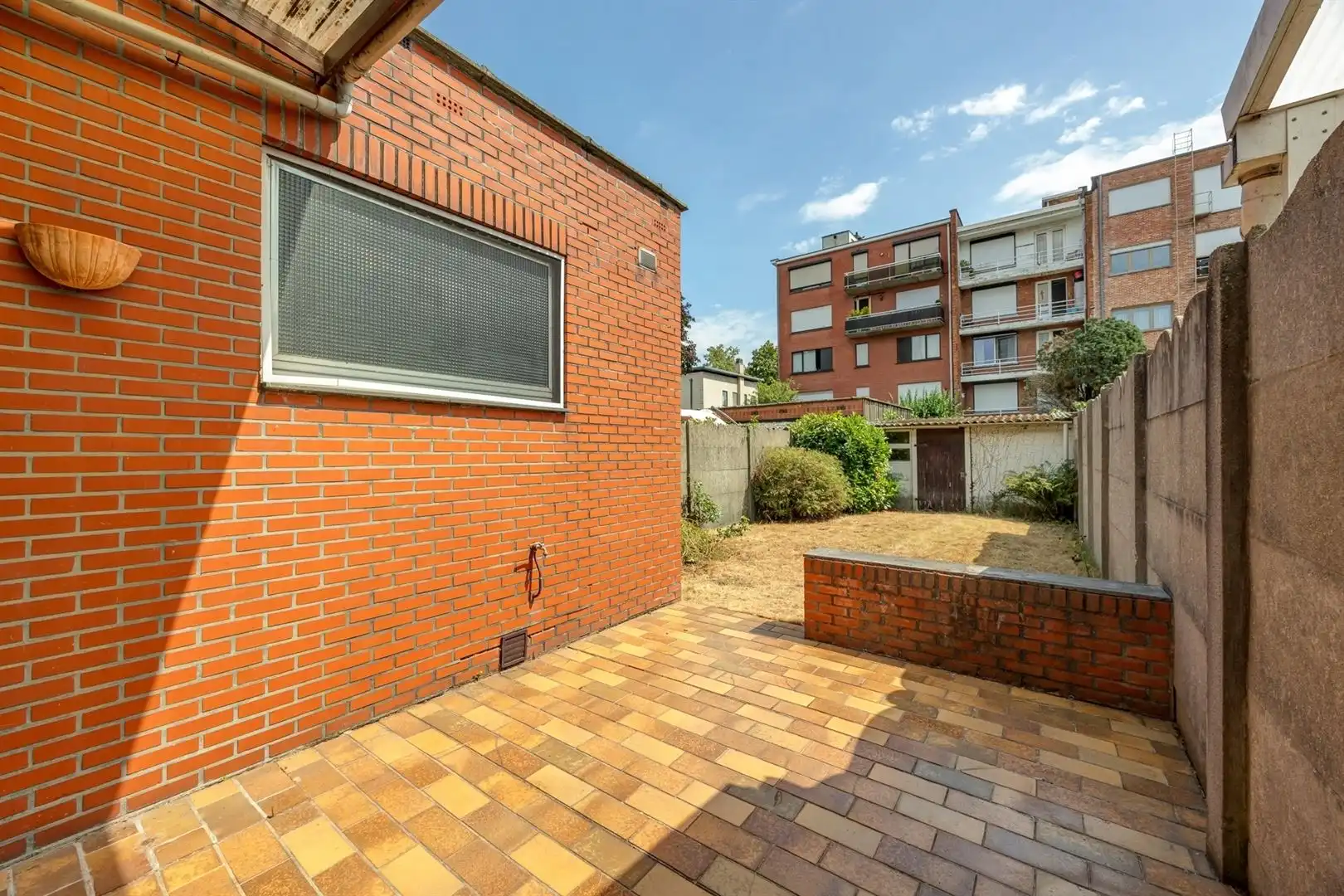 karaktervolle 3-slaapkamerwoning met grote zolder, diepe tuin en berging foto 32
