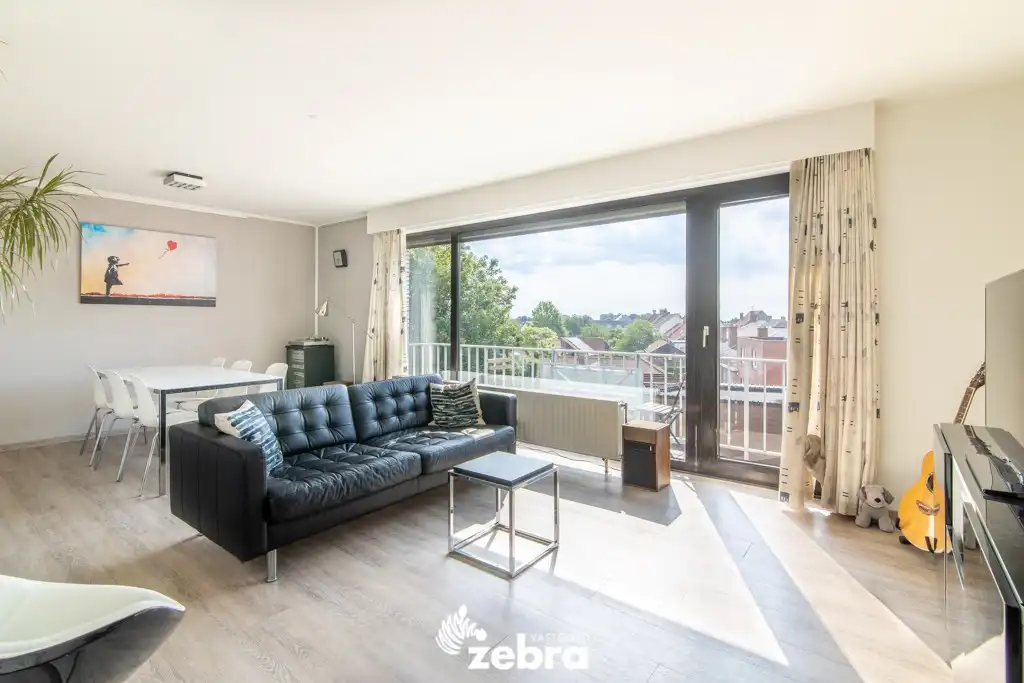 Goed onderhouden appartement met 3 slaapkamers in centrum Tielt! foto 3