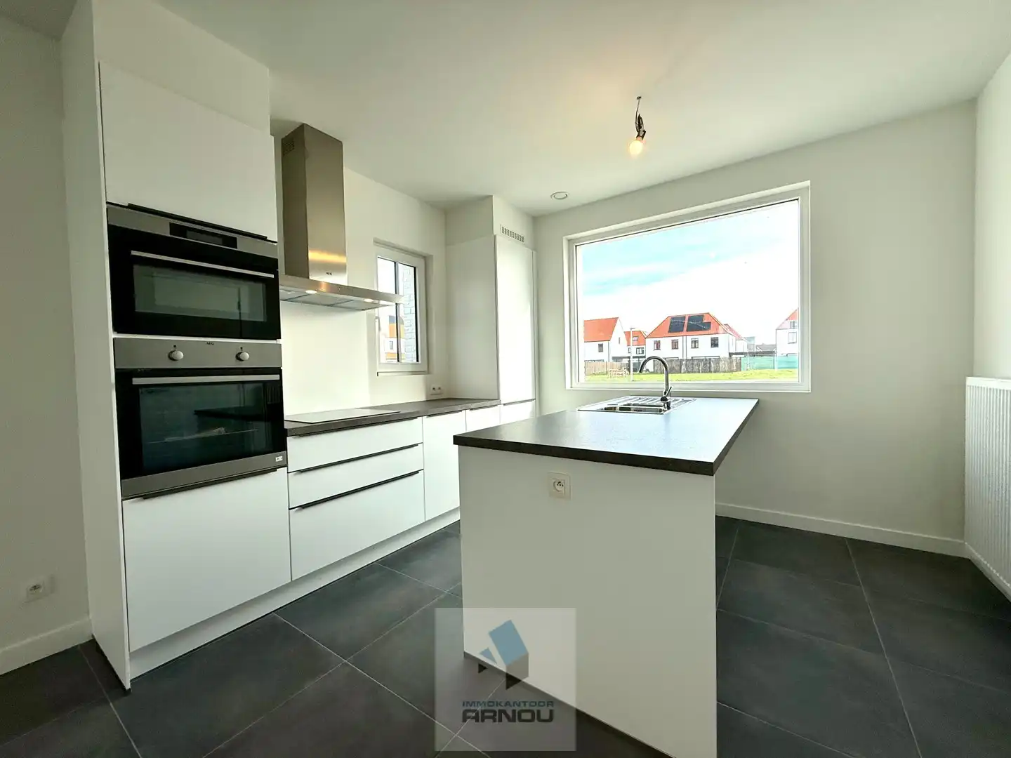 Nieuwbouwwoning met 3 slaapkamers, tuin en carport foto 11