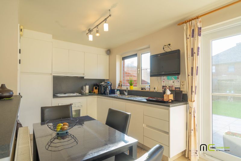 Perfect onderhouden halfopen woning te huur in Anzegem (Heirweg) foto 10