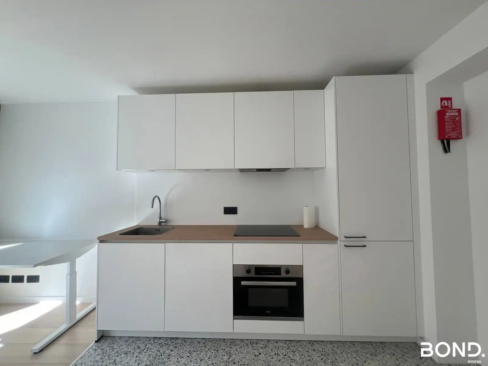 Totaal gerenoveerde studentenstudio te huur in hartje Leuven foto 4