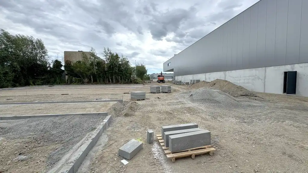 Nieuwbouw showroom met magazijn te huur aan A12 in Aartselaar foto 12