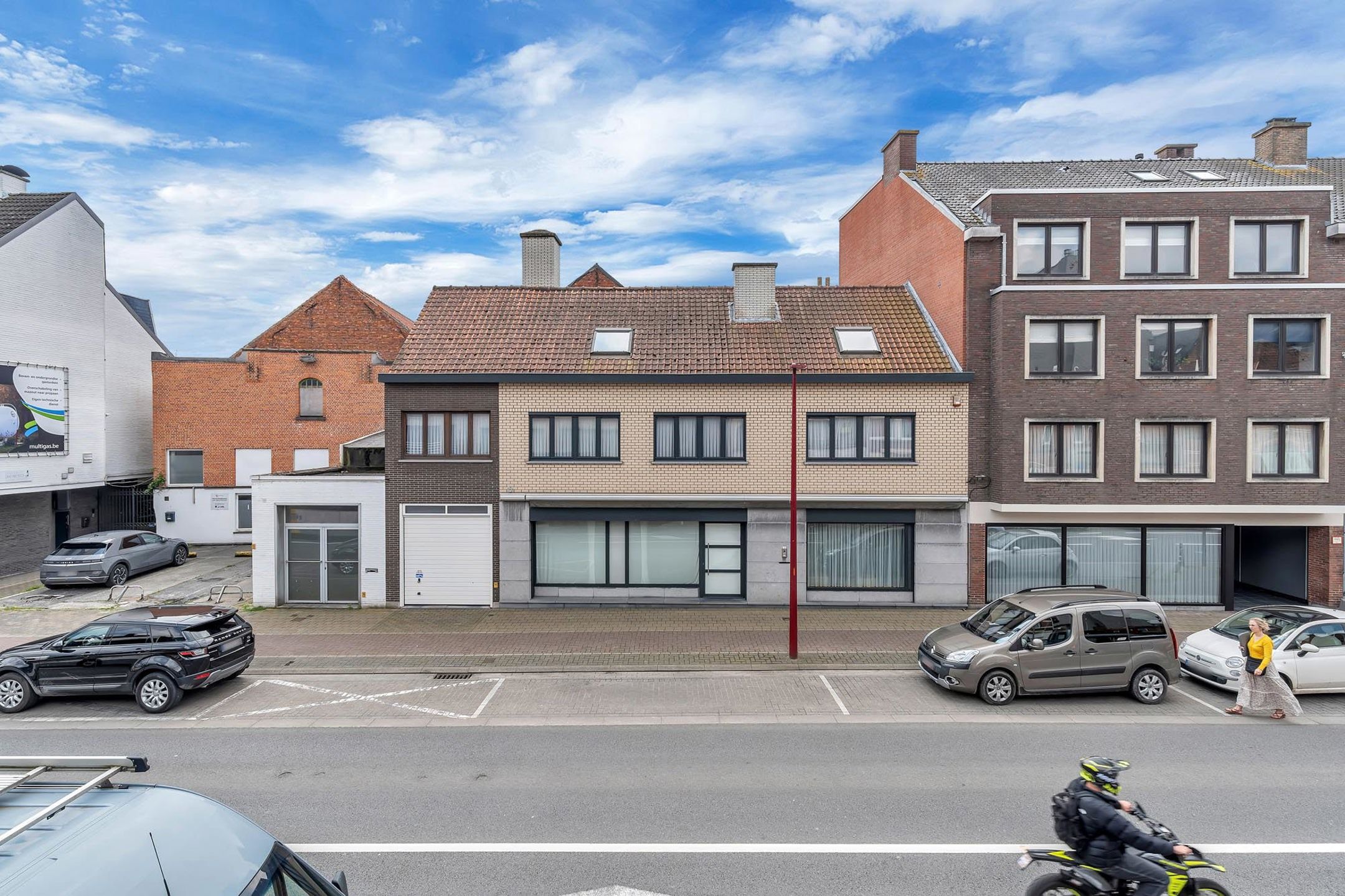 Gebouw voor gemengd gebruik in het centrum van Deinze foto 1