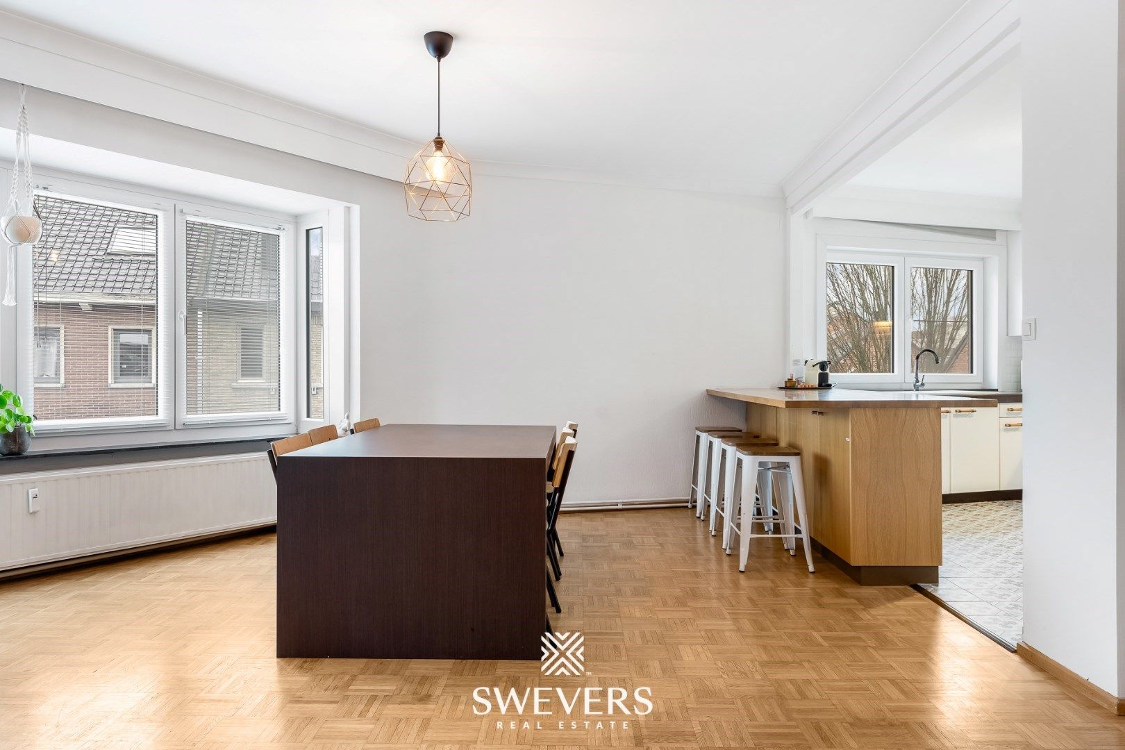 Modern appartement in hartje Hasselt met drie slaapkamers foto 6
