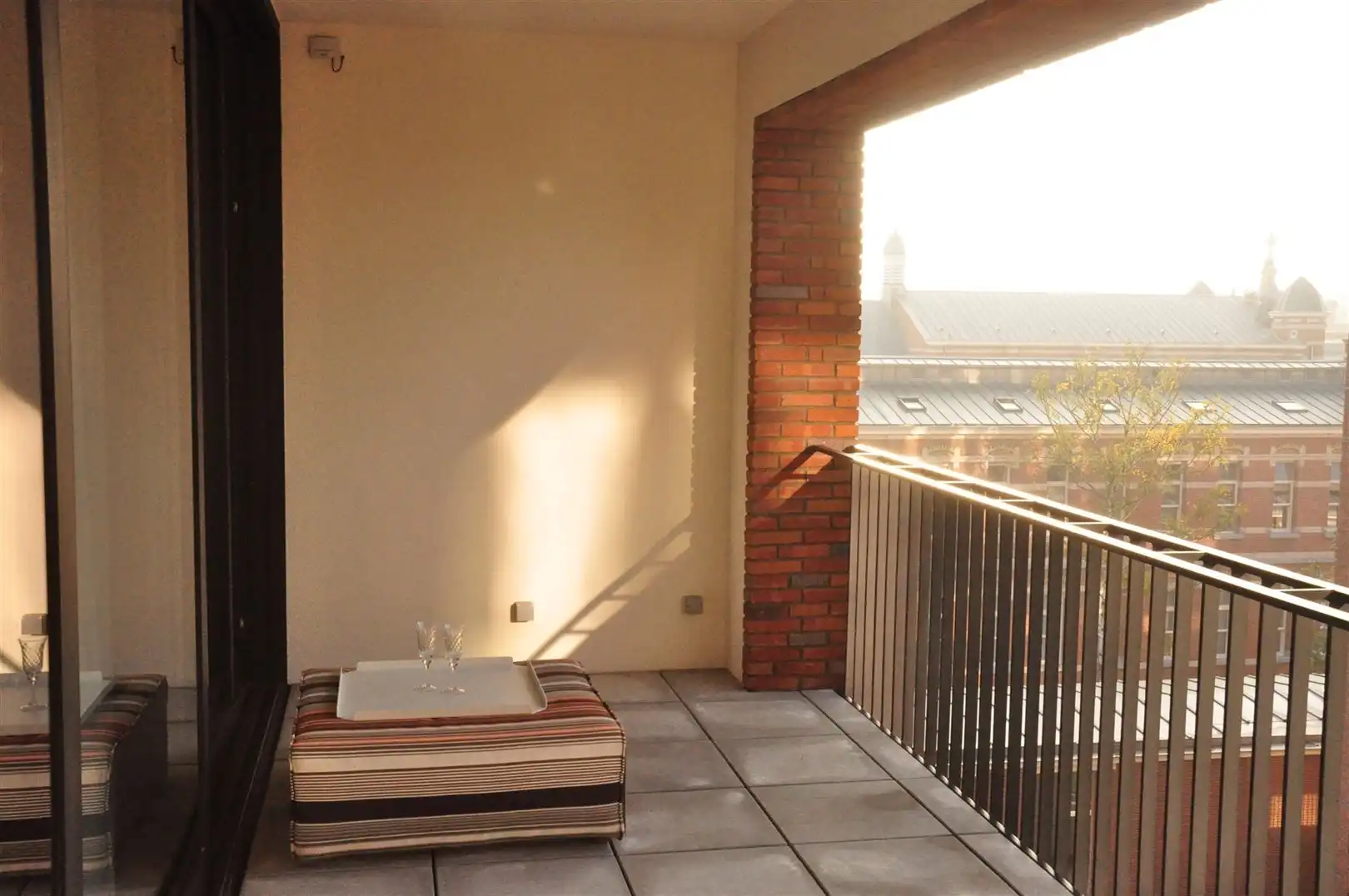 Gemeubeld 2-slaapkamerappartement met terras en parking! foto 10