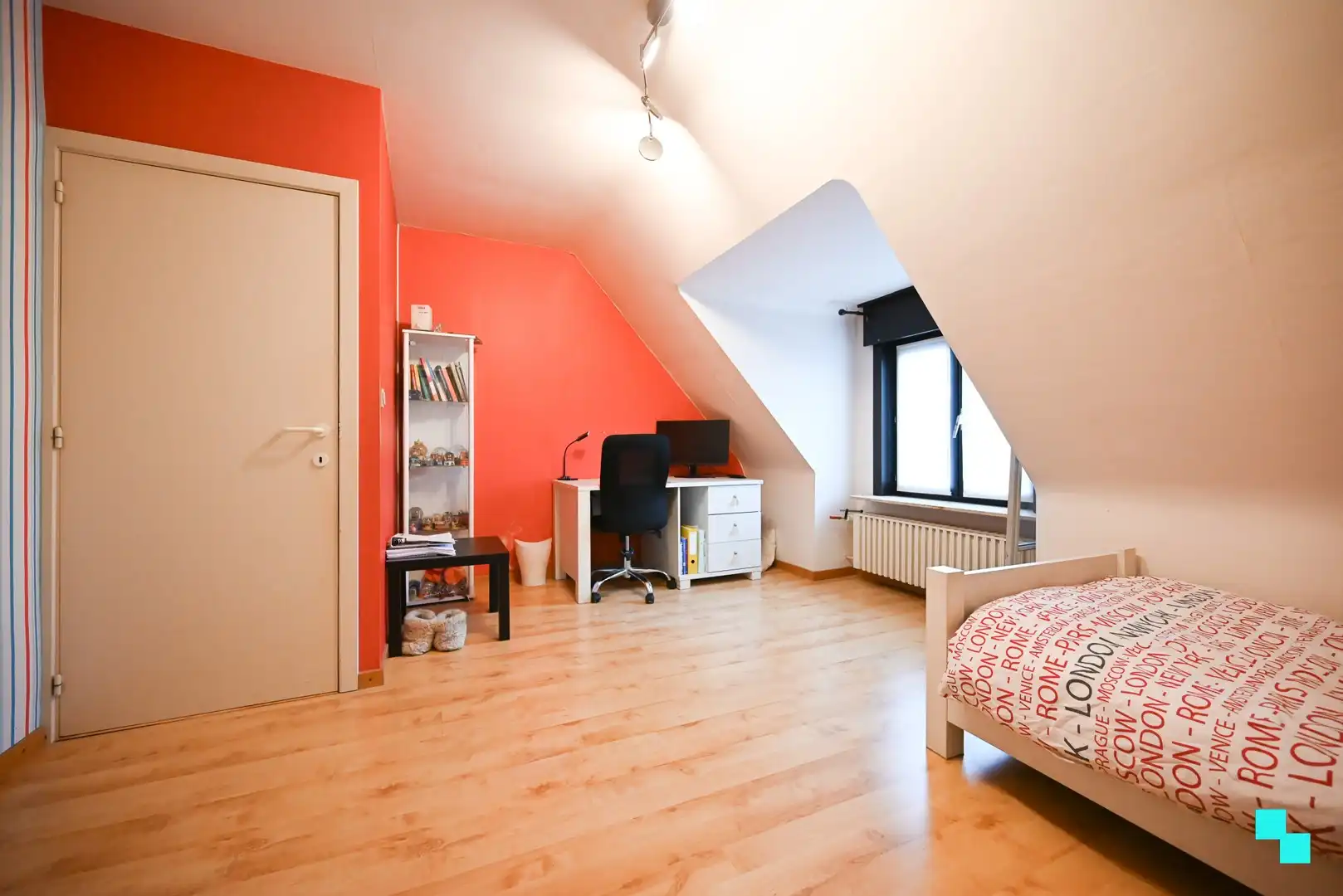 Uitzonderlijke eigendom bestaande uit een gezinswoning & afzonderlijk (kantoor)gebouw te Izegem foto 20