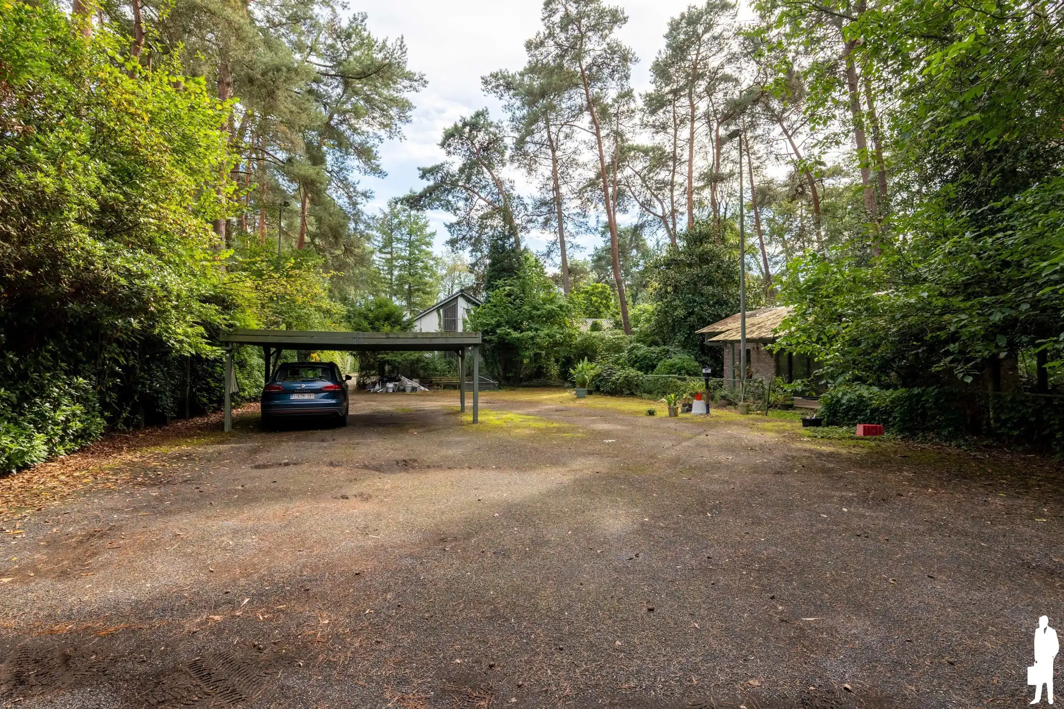 Uitzonderlijk perceel van 8.300 m² met af te breken woning foto 8