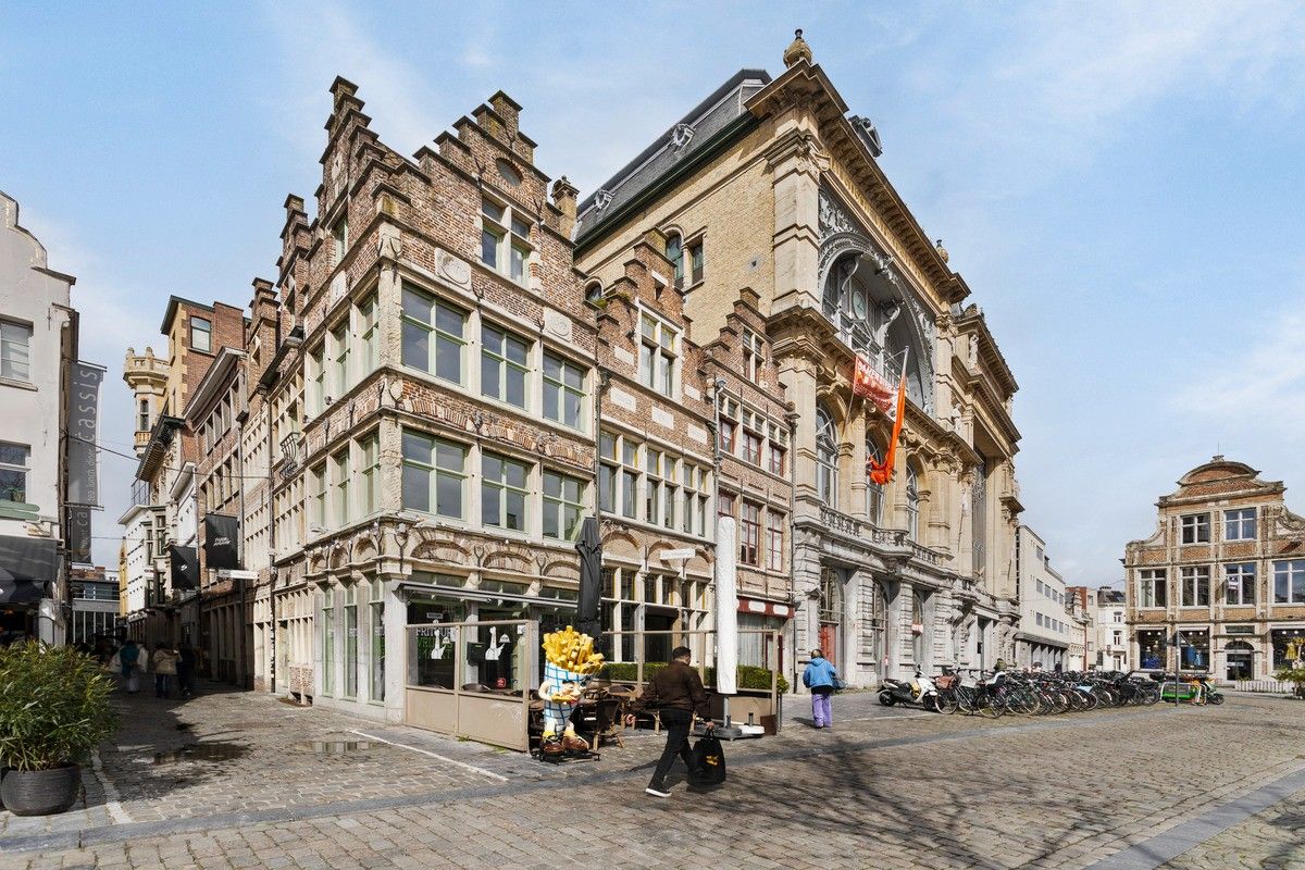 Buitengewone duplex penthouse midden in de historische binnenstad aan de Leie foto 31