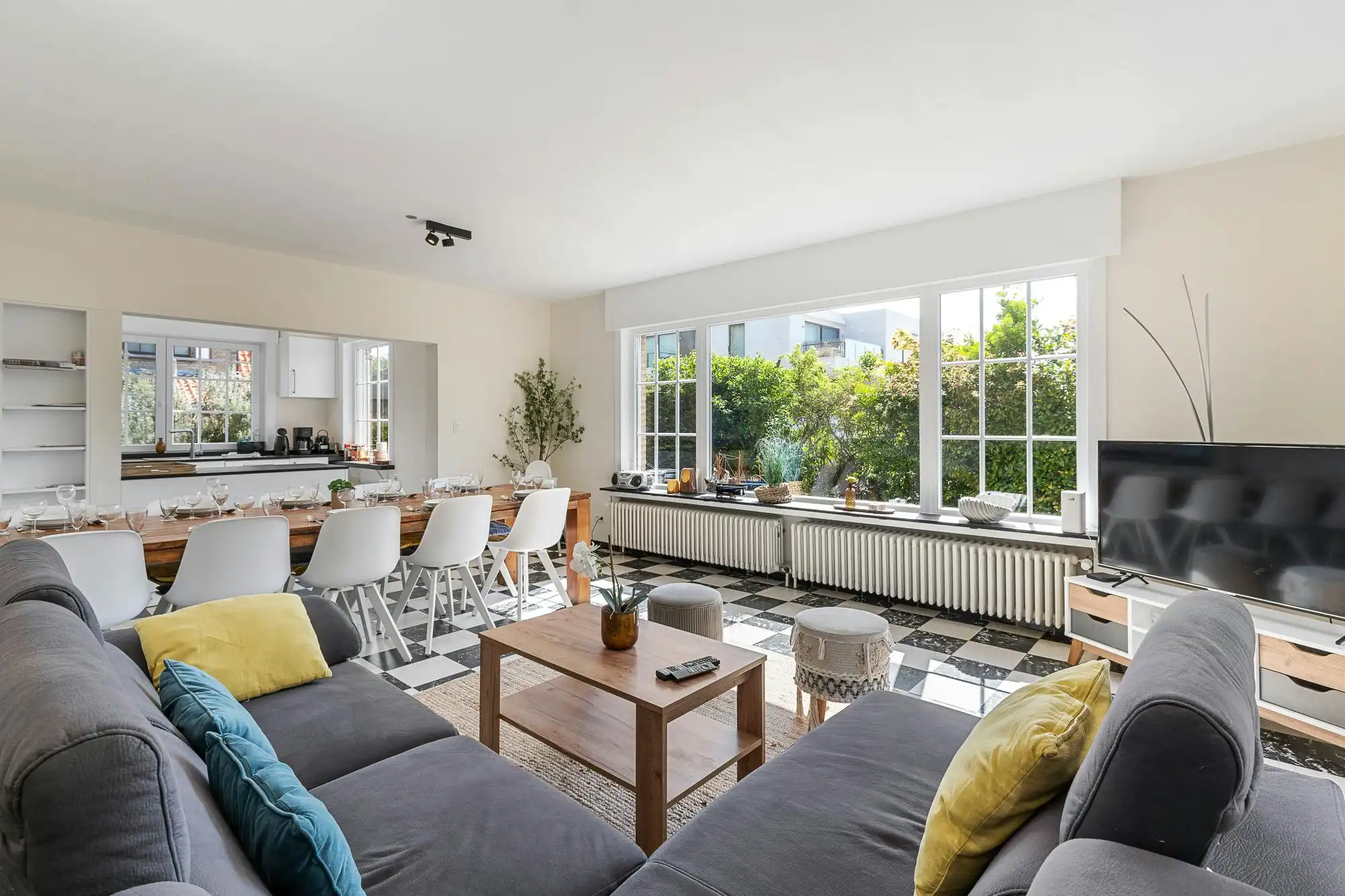 Prachtige villa met 4 slaapkamers in de Simli wijk. foto 2