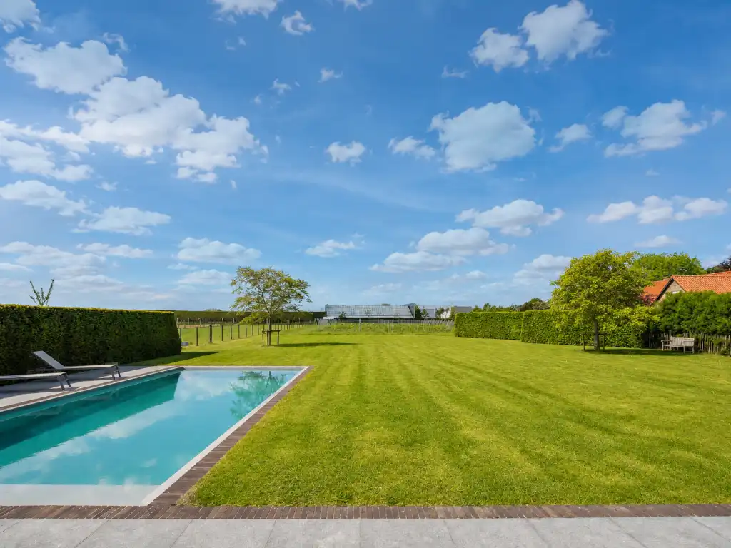 Karaktervolle gerenoveerde hoeve met zwembad en wijngaard op 4.700 m² te Vurste. foto 7