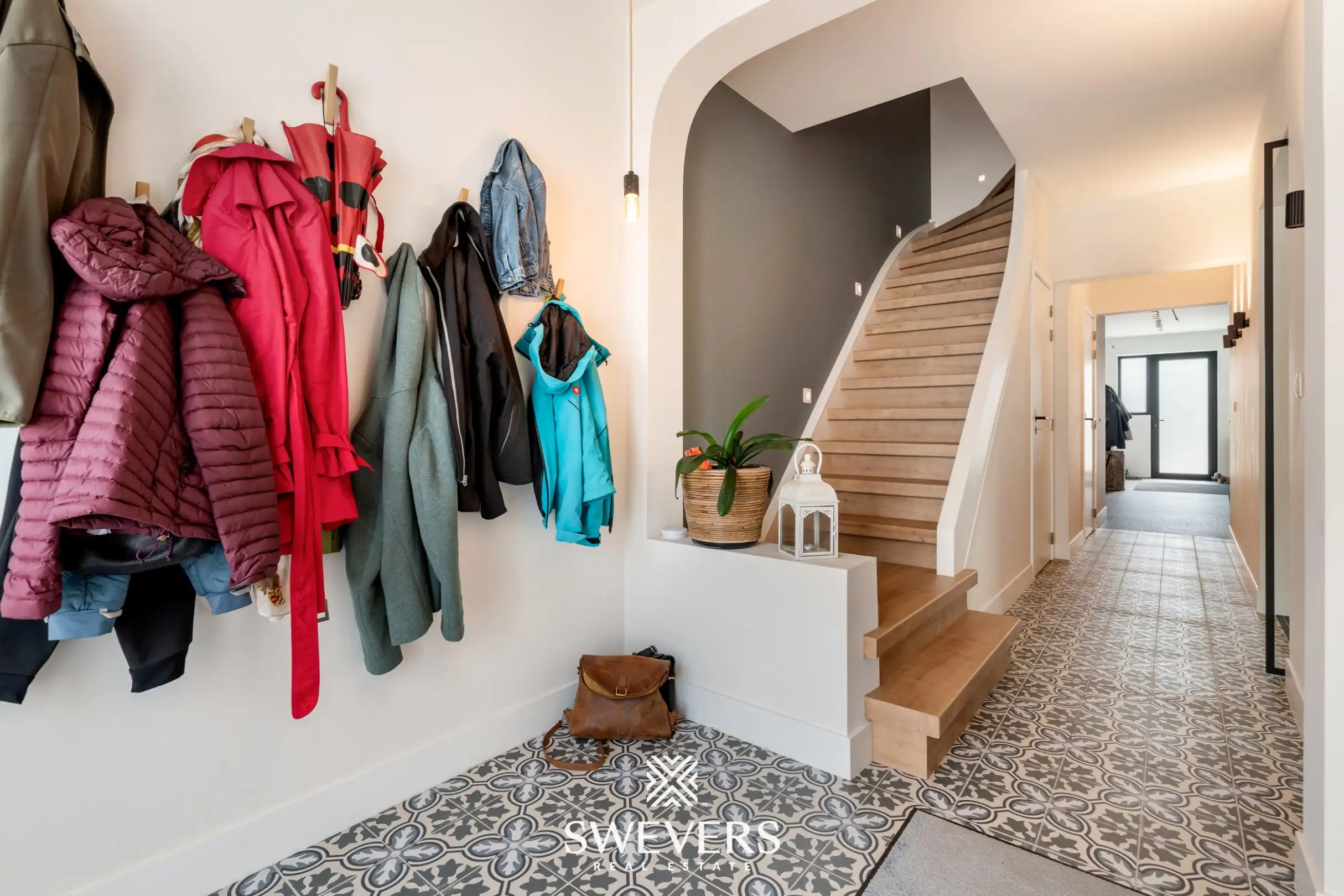 Ruime gerenoveerde woning op topligging foto 13