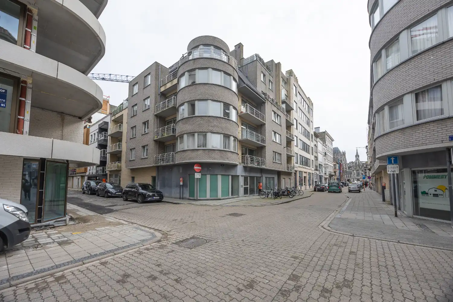 Ruim 3-slaapkamer appartement in hartje Oostende foto 12