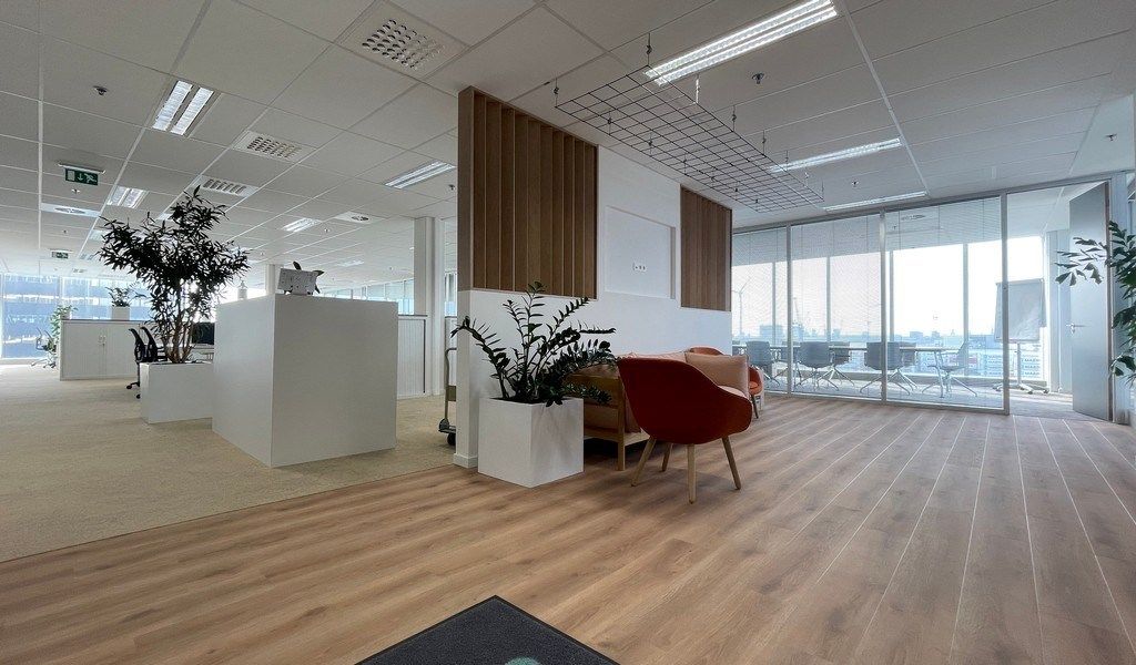 Vernieuwde kantoren te huur in Ahlers Building te Antwerpen foto 4