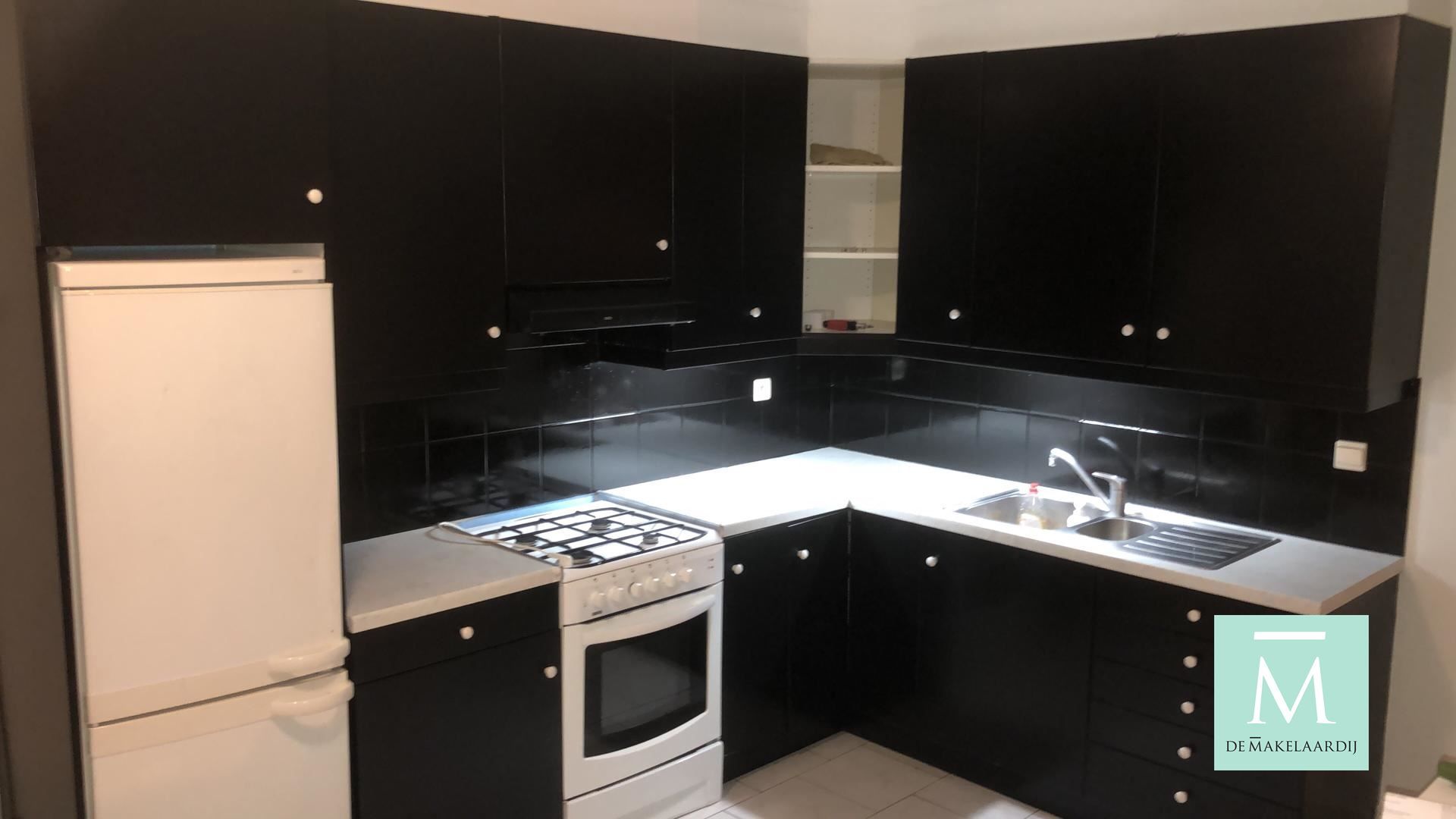 Charmante woning met 2 slaapkamers en leuk terrasje op toplocatie! foto 3