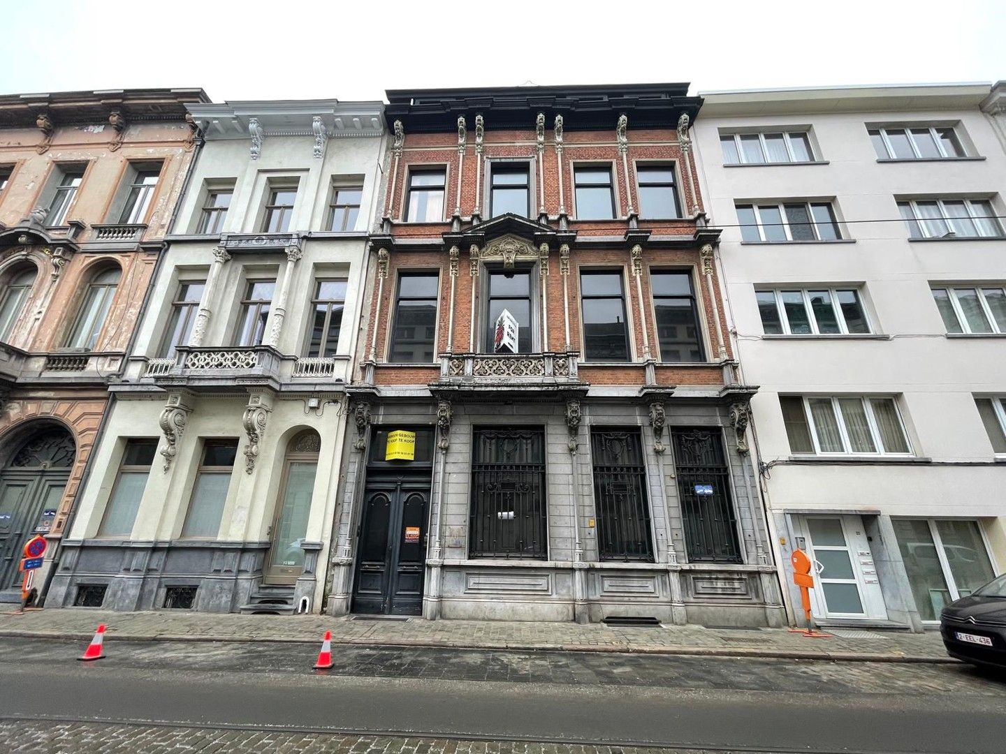 HERENHUIS foto {{pictureIndex}}