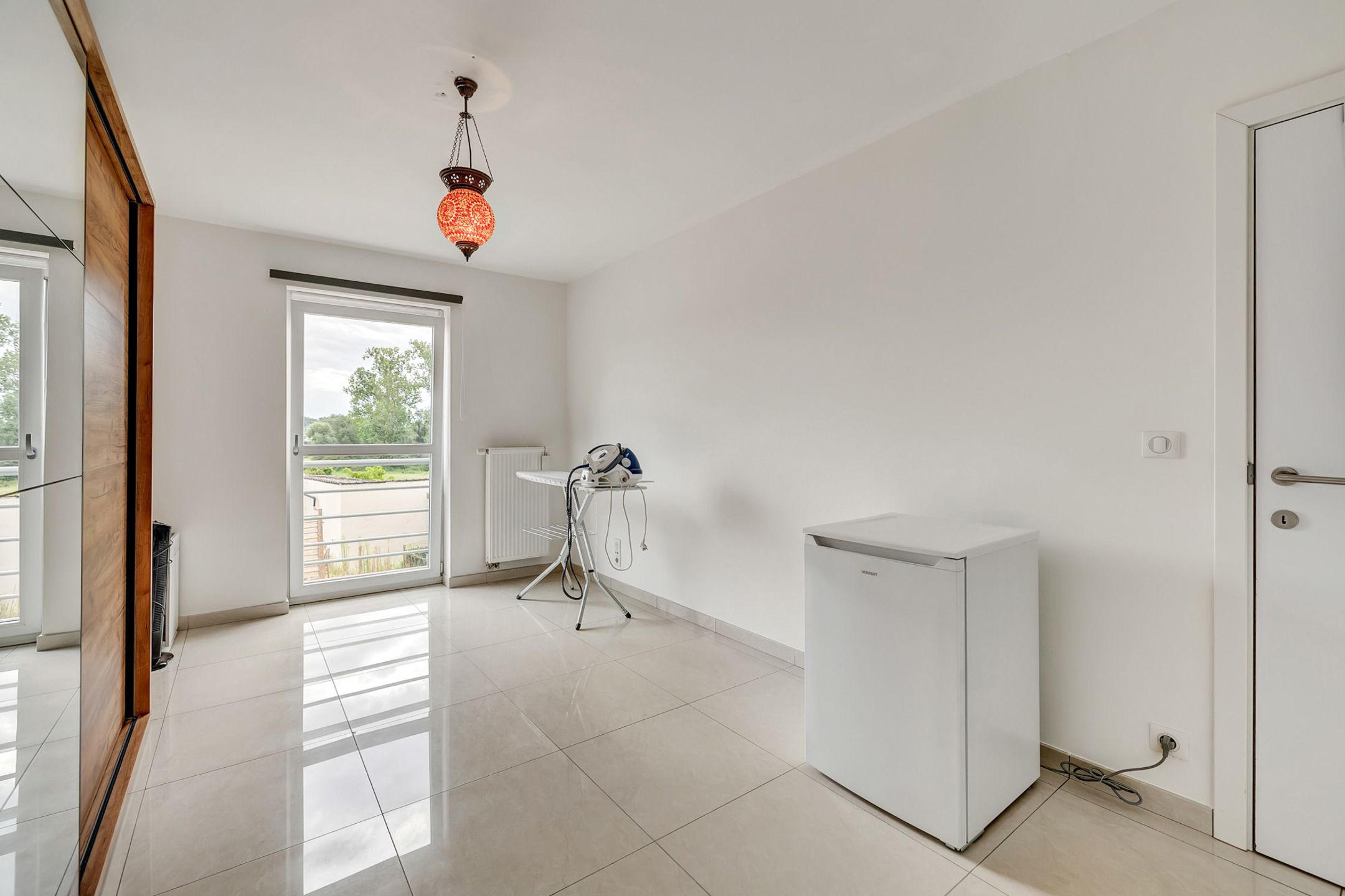 Instapklaar appartement met garage en ruime kelderberging foto 12