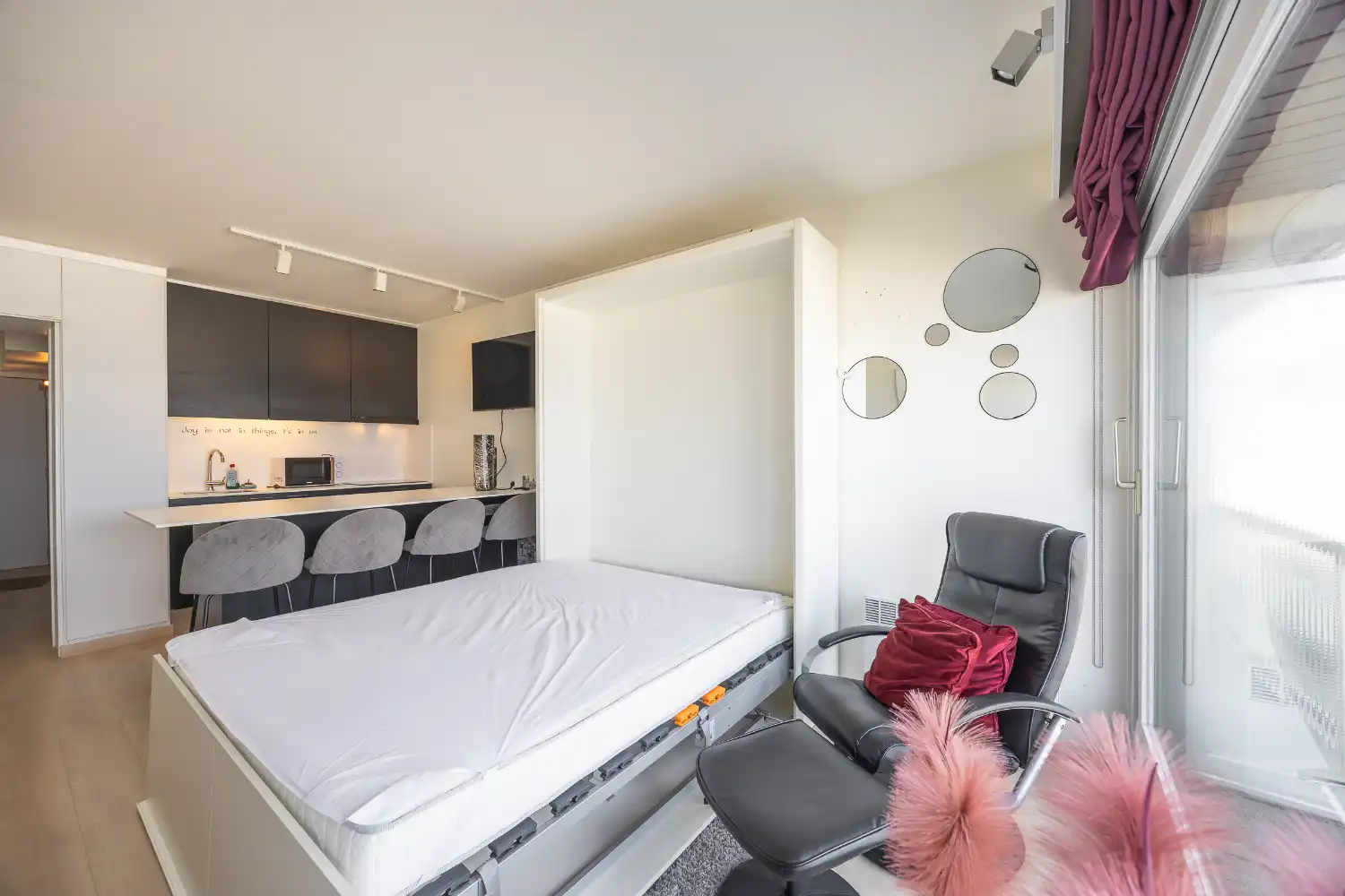 Gerenoveerde studio met frontaal zeezicht te koop in Middelkerke foto 6