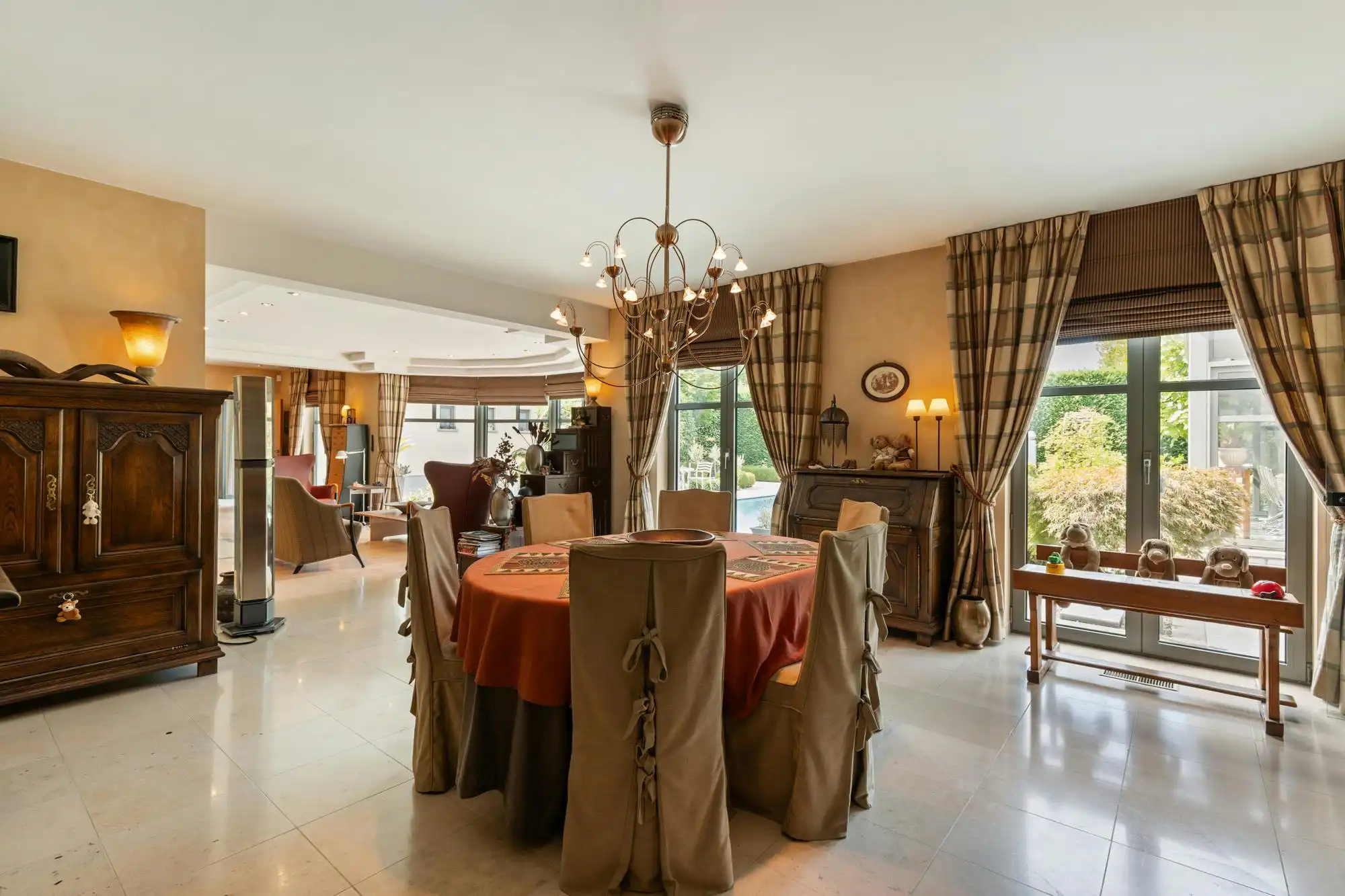 Exclusieve villa met praktijkruimte op toplocatie in Genk foto 9