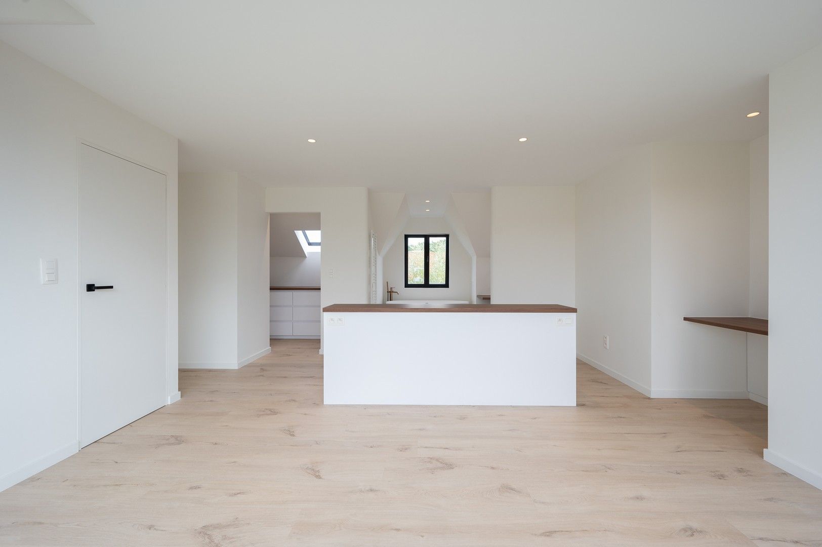 Prachtig gerenoveerde woning in een rustige omgeving nabij de Magere Schorre. foto 37