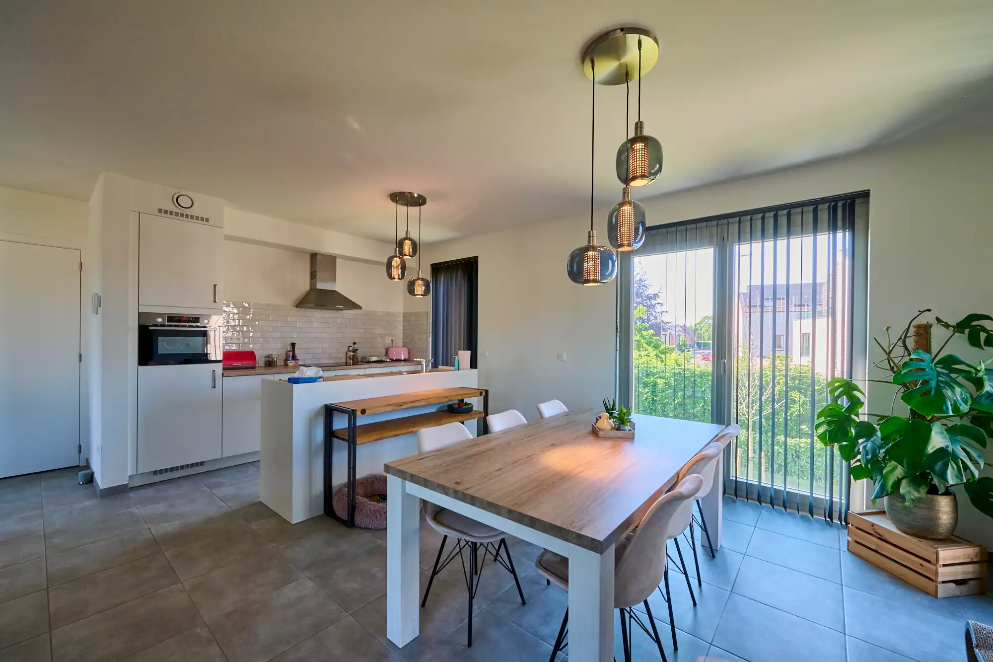 Instapklaar appartement met 2 slaapkamers nabij centrum foto 3