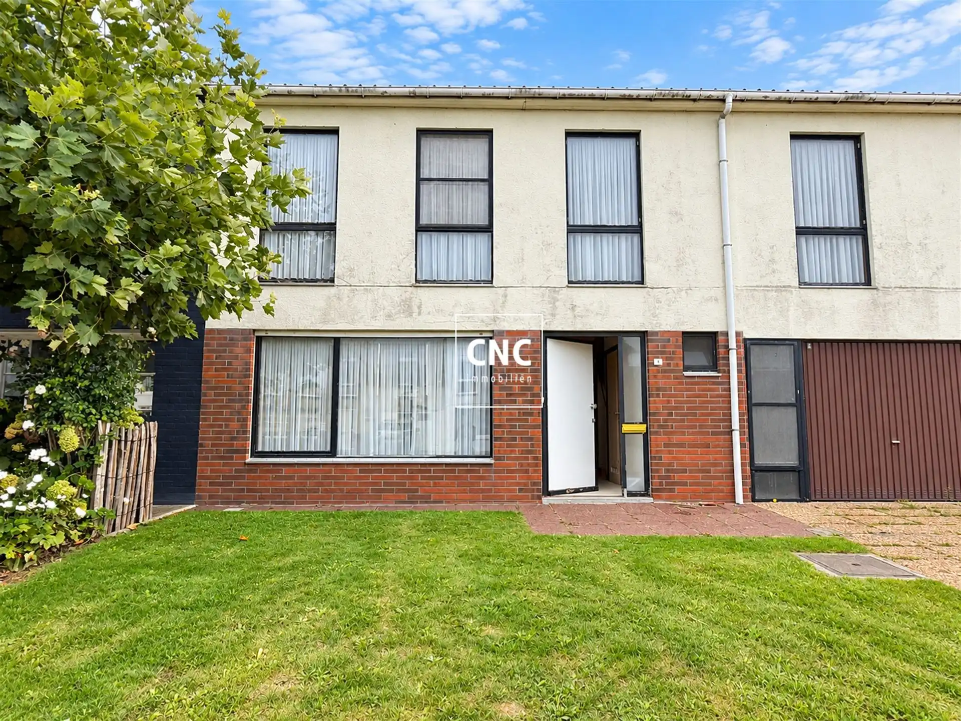 Ruime rijwoning met 5 slaapkamers en zuidgerichte tuin foto 2