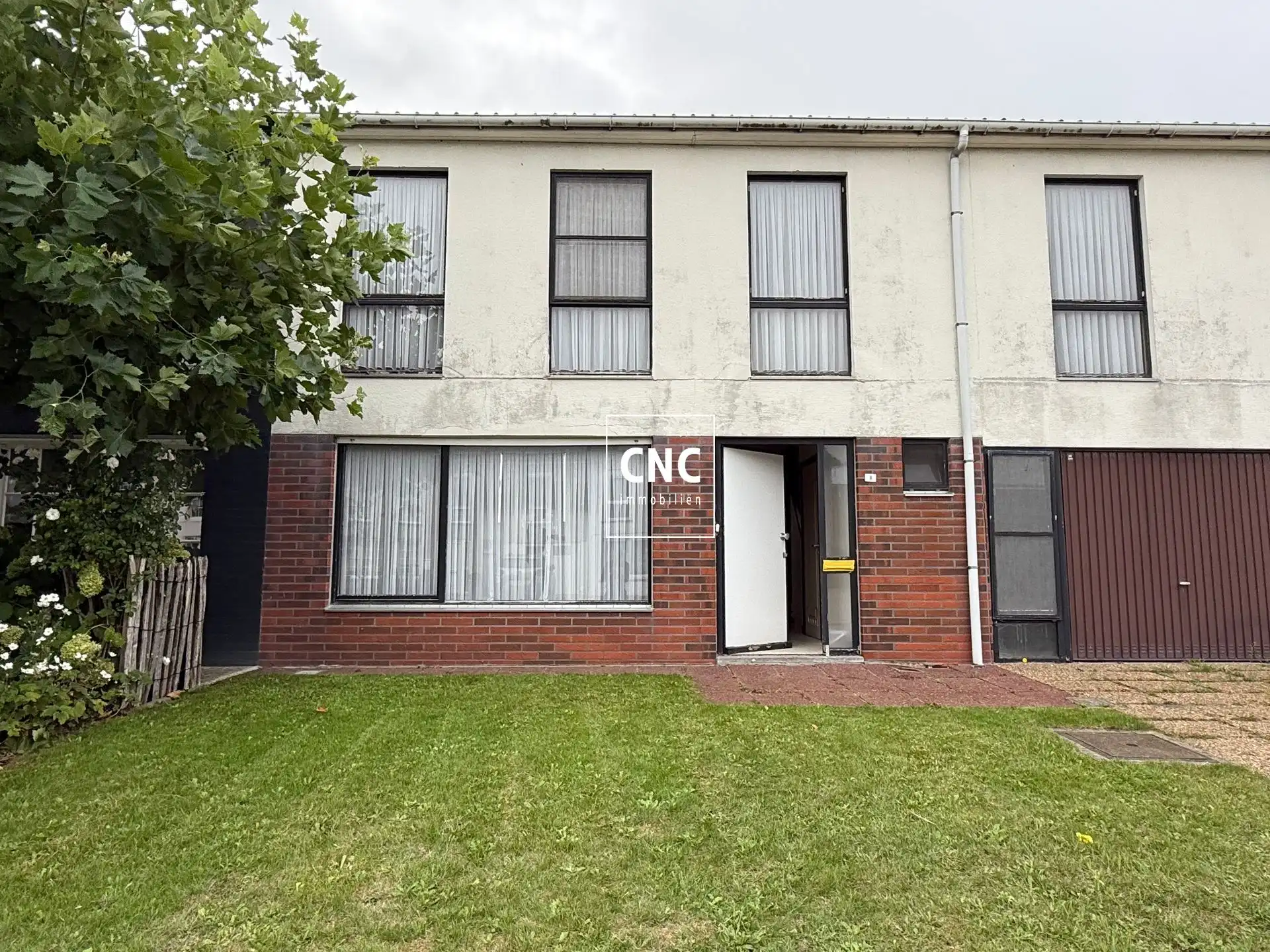 Ruime rijwoning met 5 slaapkamers en zuidgerichte tuin foto 2