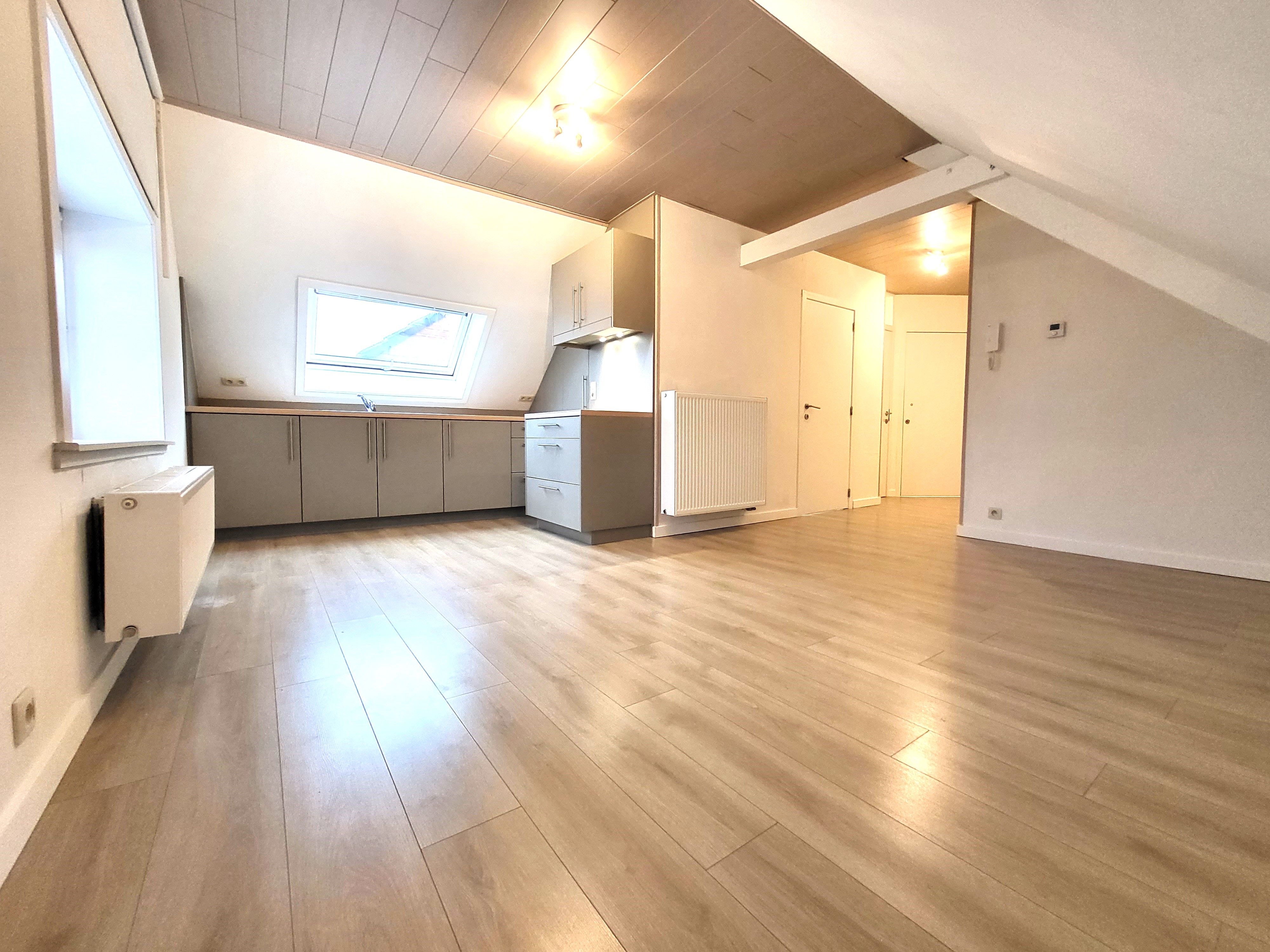 Prachtig appartement van 75m² met staanplaats, gelegen op de 2de verdieping.  foto 4