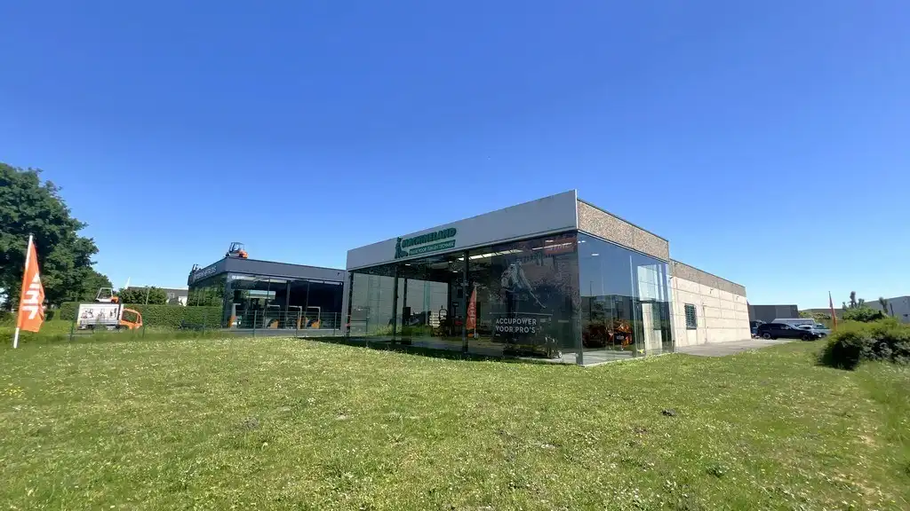Industrieel bedrijfspand te huur langs N70 in Lochristi foto 2