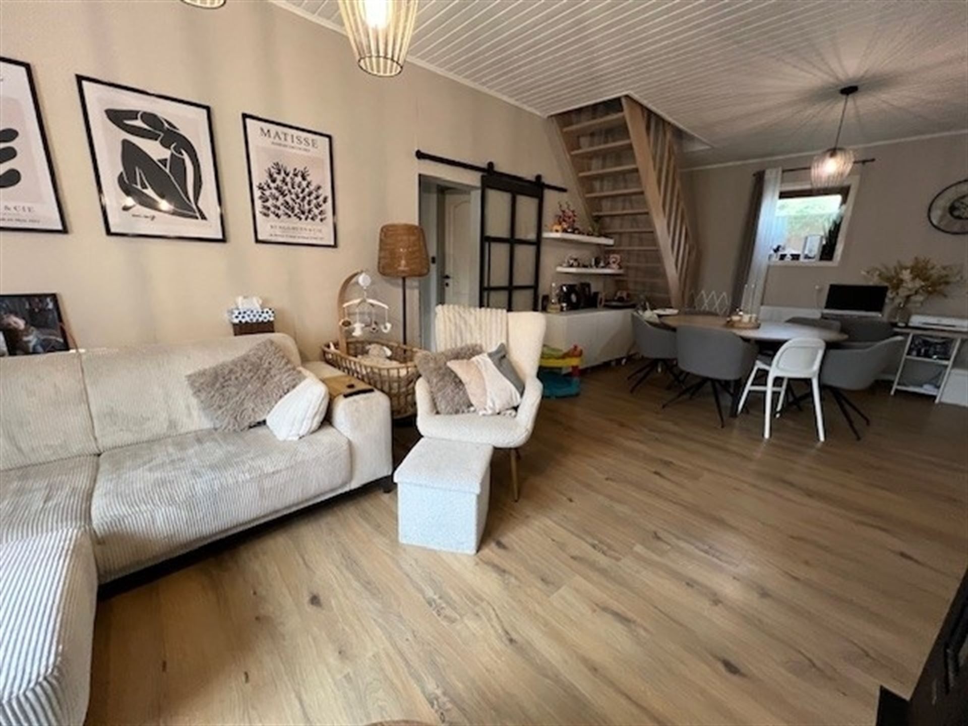 Gezellige woning gelegen in een rustige, doodlopende straat! foto 3