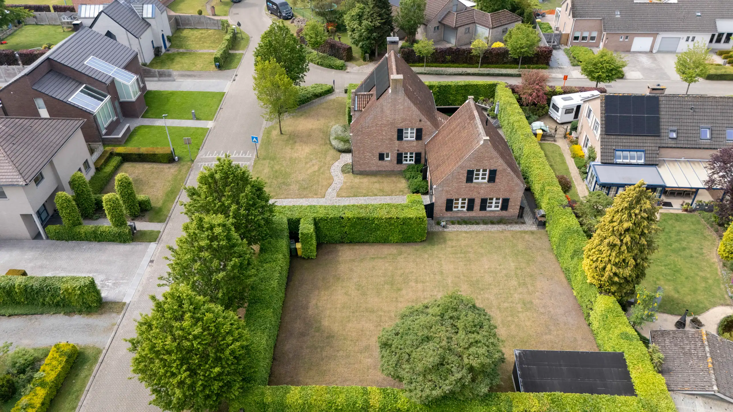 Rustig gelegen vrijstaande woning op 960 m² grond. foto 23