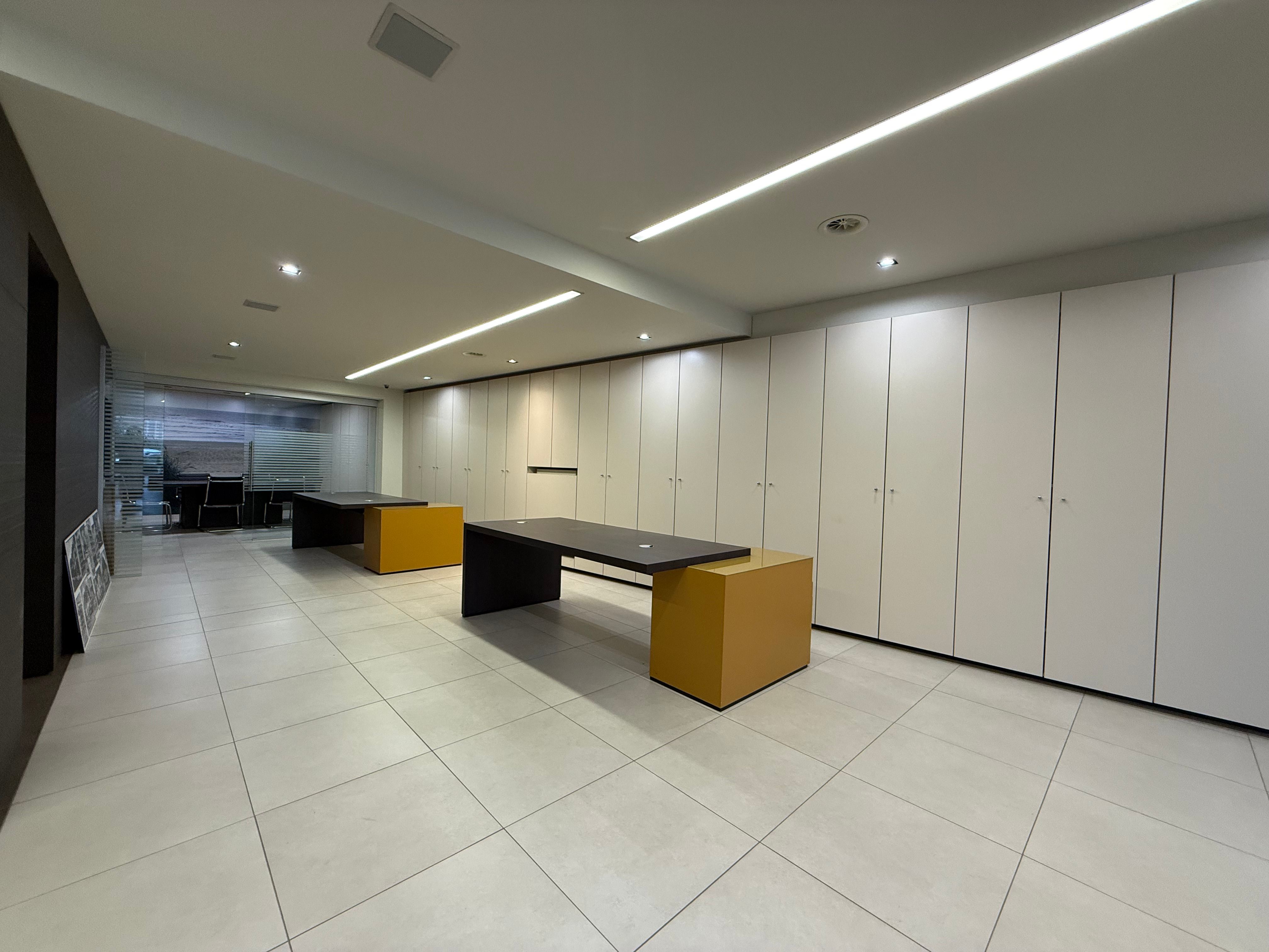 Modern handelsgelijkvloers 86m² foto 3