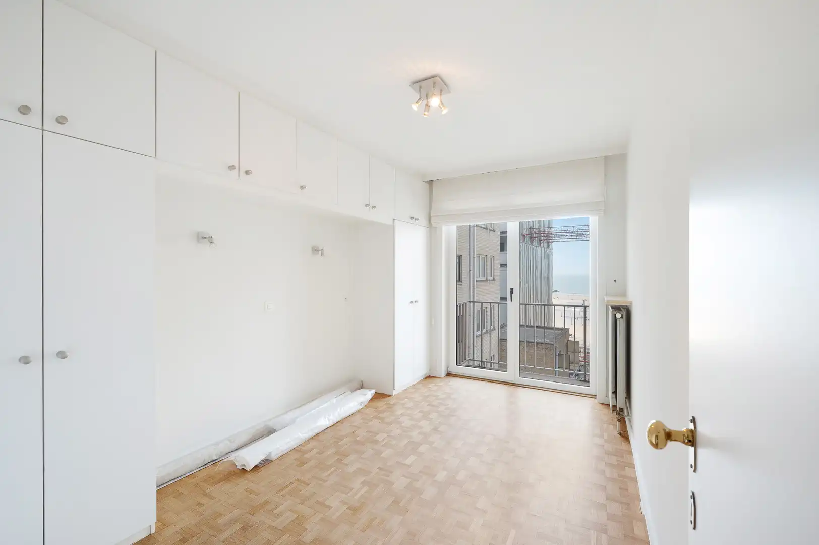 Instapklaar zuidgericht appartement met open zichten over het Zoute. foto 15