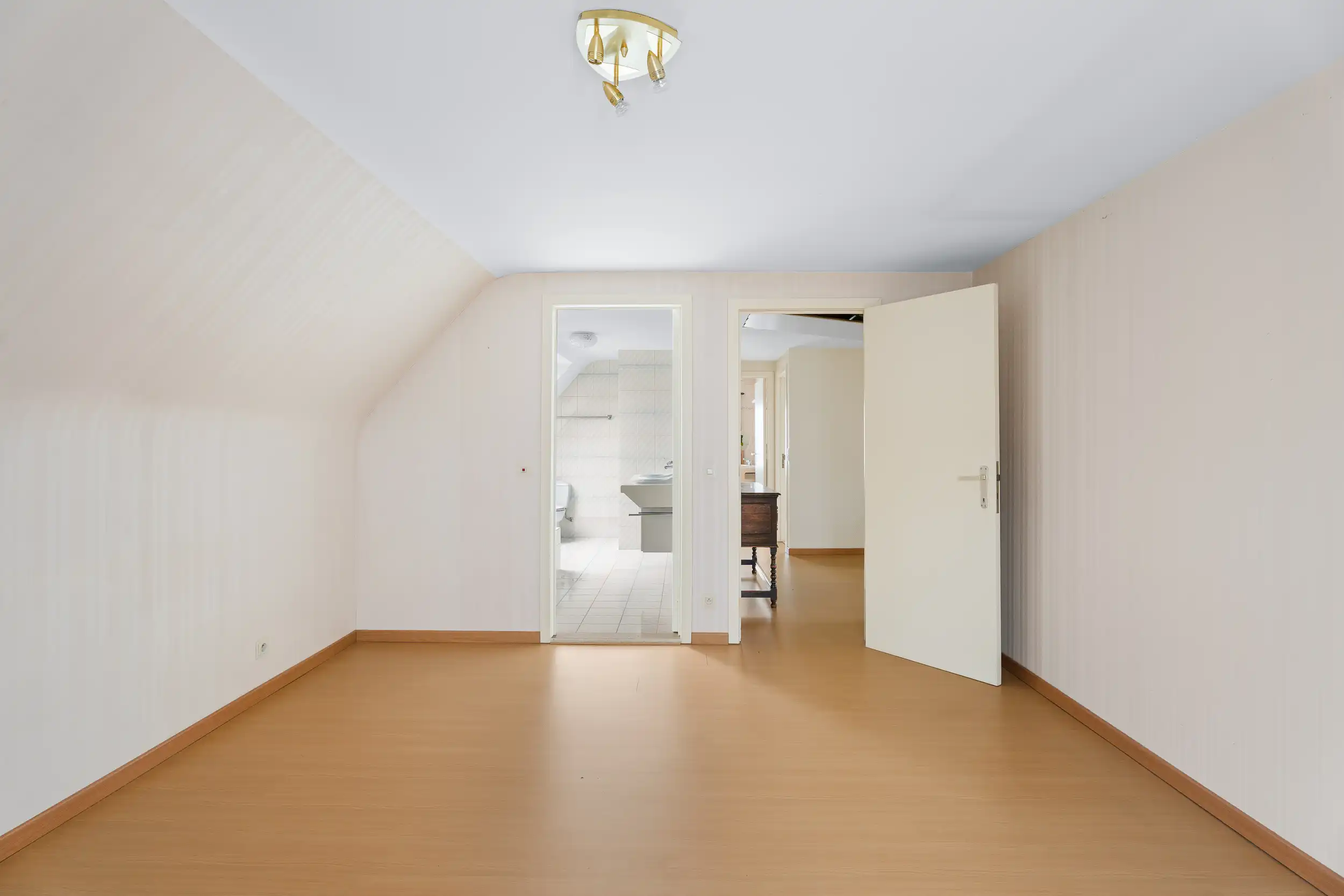 Charmante alleenstaande 3 slpk. fermette op topligging foto 11