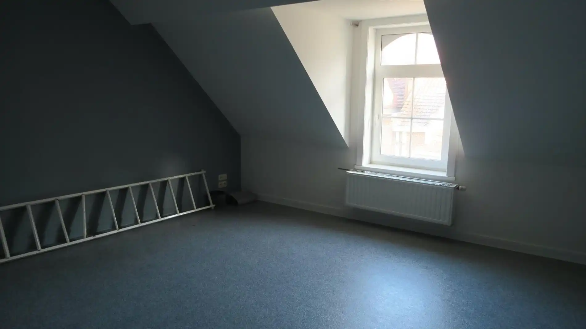 Centraal gelegen appartement met 2 slaapkamers foto 5
