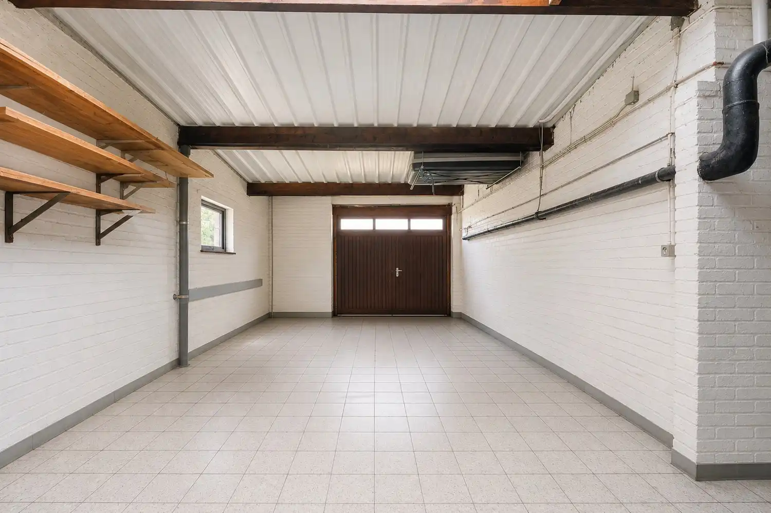 Gezinswoning met ruime garage, grote zolder en zonnige tuin foto 20