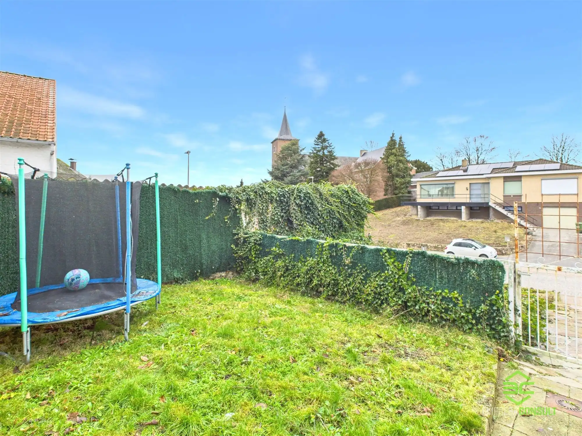 Instapklare gezinswoning met 6slpk en grote aparte garage! foto 36