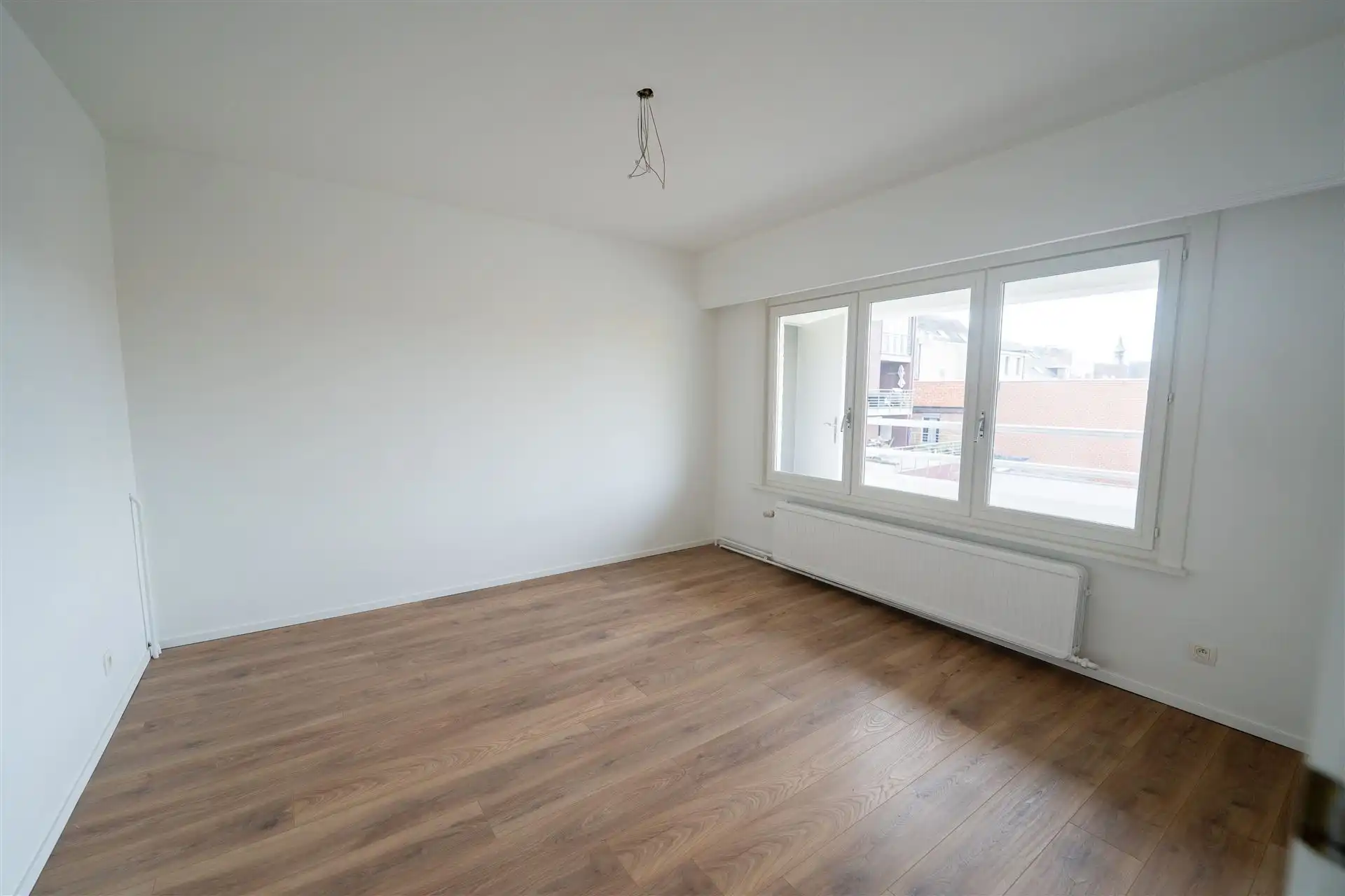 VOLLEDIGE GERENOVEERD 2-SLPK-APPARTEMENT GELEGEN OP DE 1ste VERDIEPING foto 10