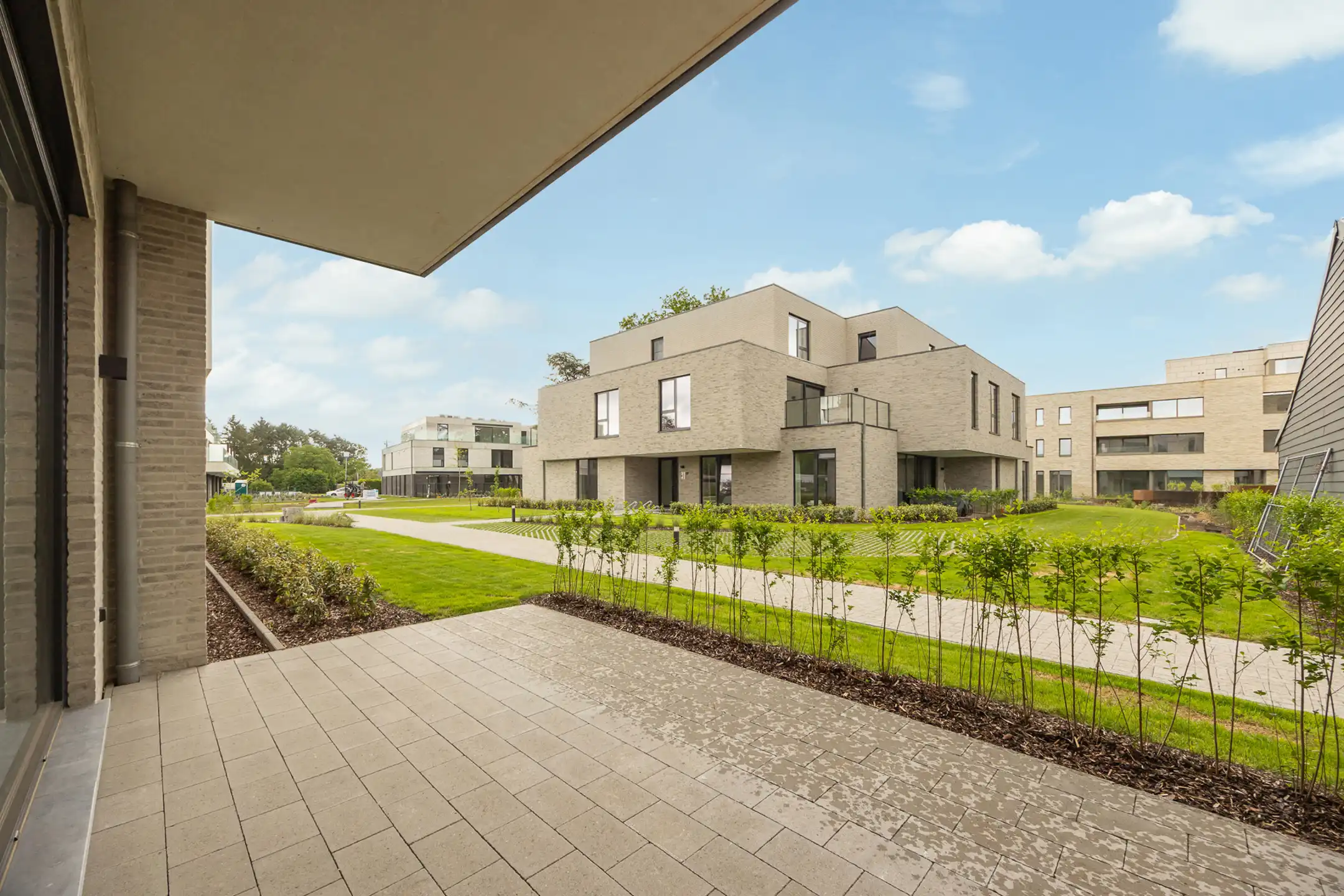 Ruim gelijkvloers nieuwbouwappartement met 3 slaapkamers foto 2