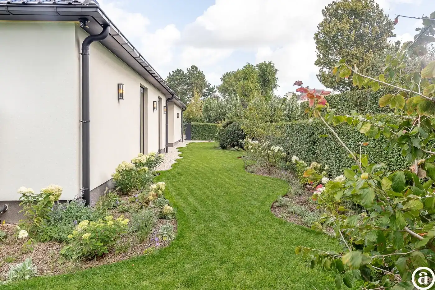 Gerenoveerde villa met 5 slaapkamers gelegen in een rustige residentiële omgeving  foto 12