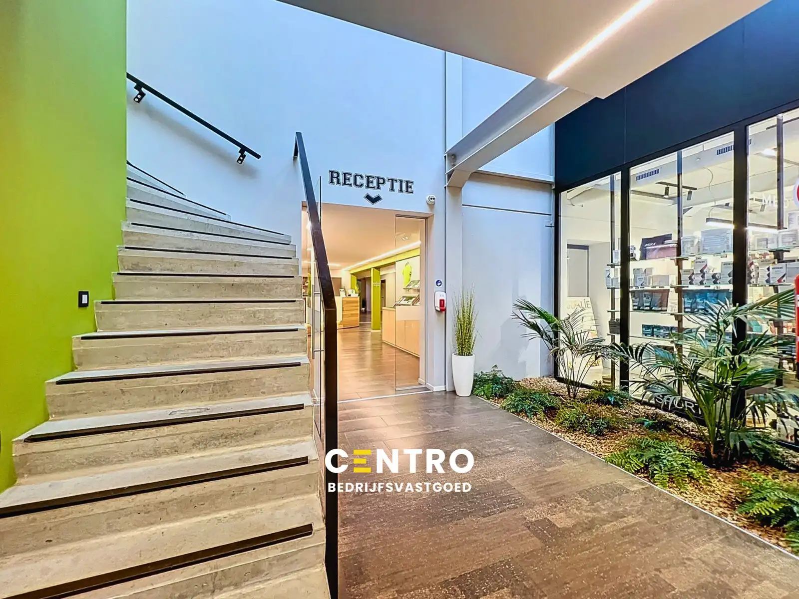 INSTAPKARE kantoorruimte met gemeenschappelijke faciliteiten (receptie, wachtzaal, parking,...) aan SCHIERVELDE! foto {{pictureIndex}}