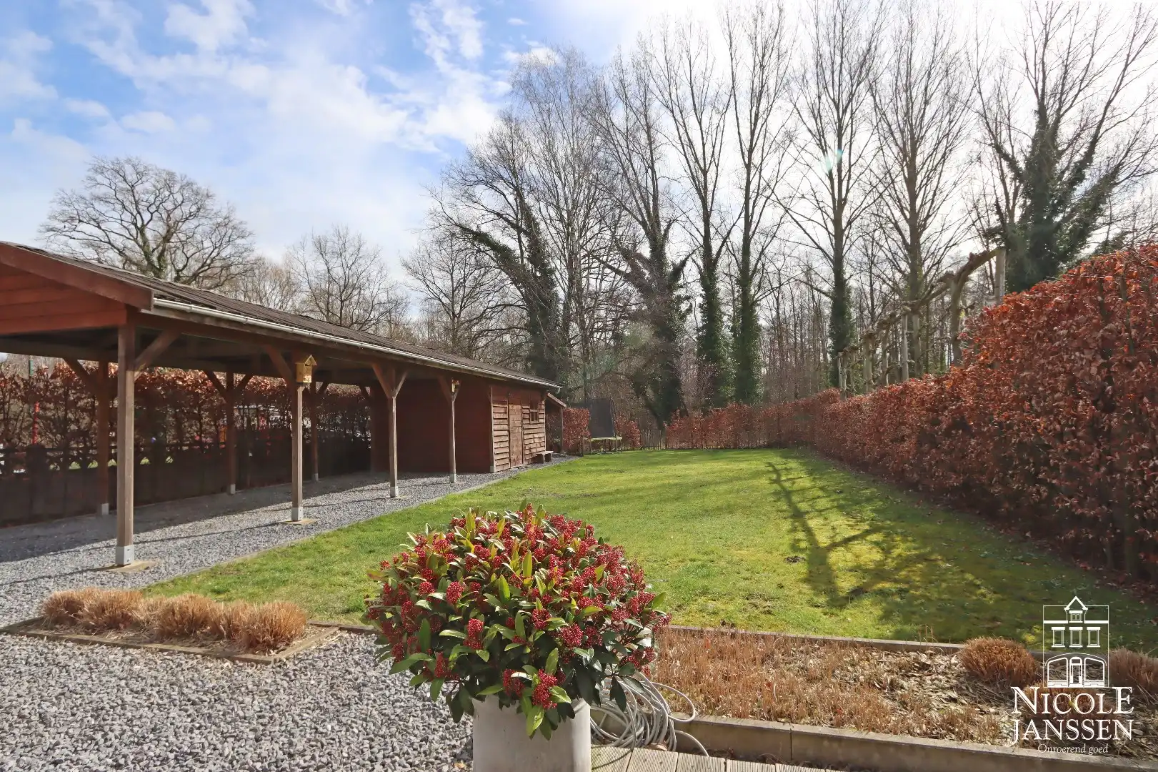 Instapklare halfvrijstaande gezinswoning met diepe tuin en ruime carport foto 28