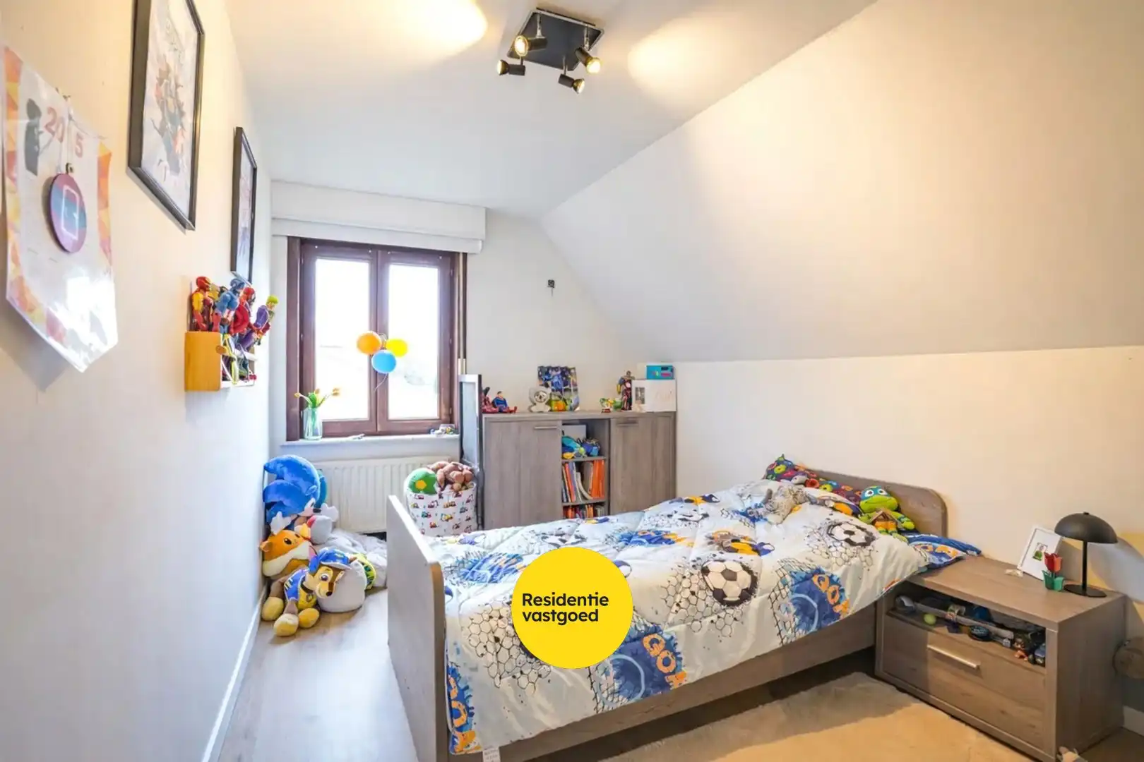 Gerenoveerde alleenstaande woning op 637m² te Veurne! foto 16