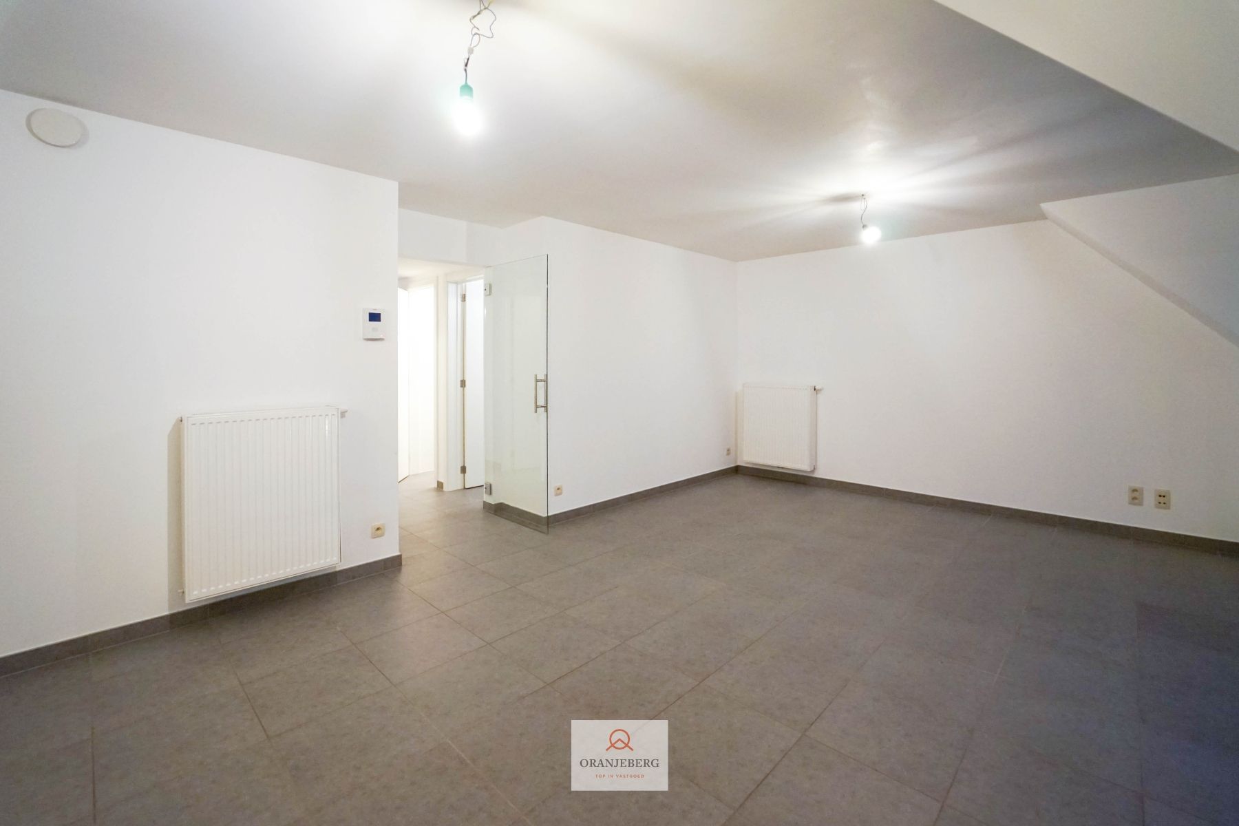 2 slaapkamerappartement met terras en 2 autostaanplaatsen foto 13