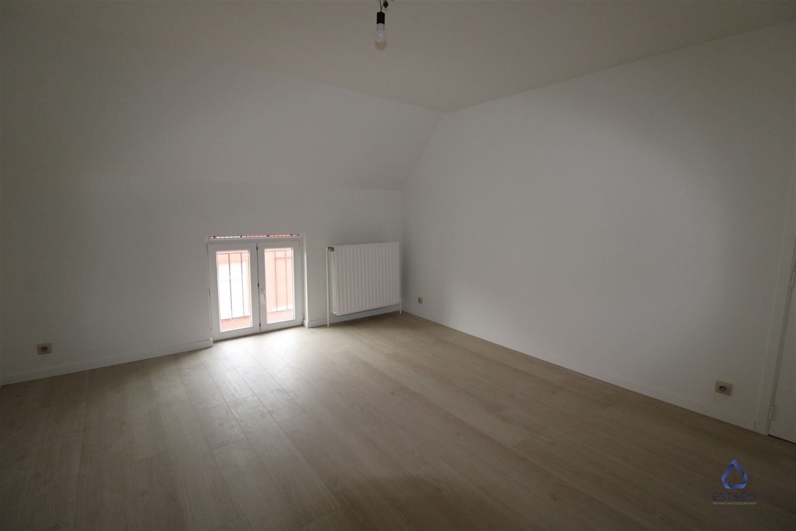 Gerenoveerd ruim 1-slaapkamerappartement foto 9