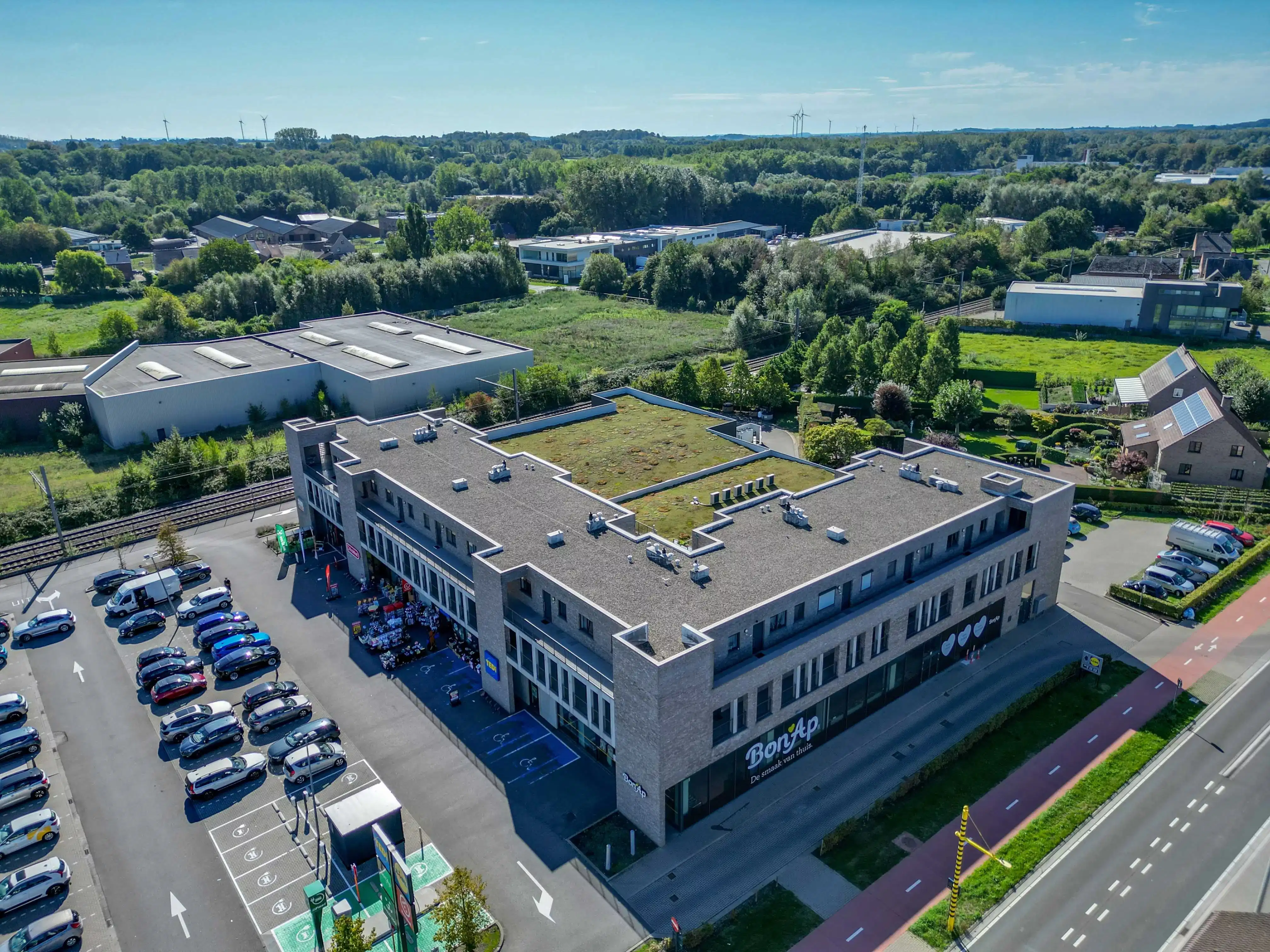Instapklaar appartement met terras aan centrum Bilzen foto 20